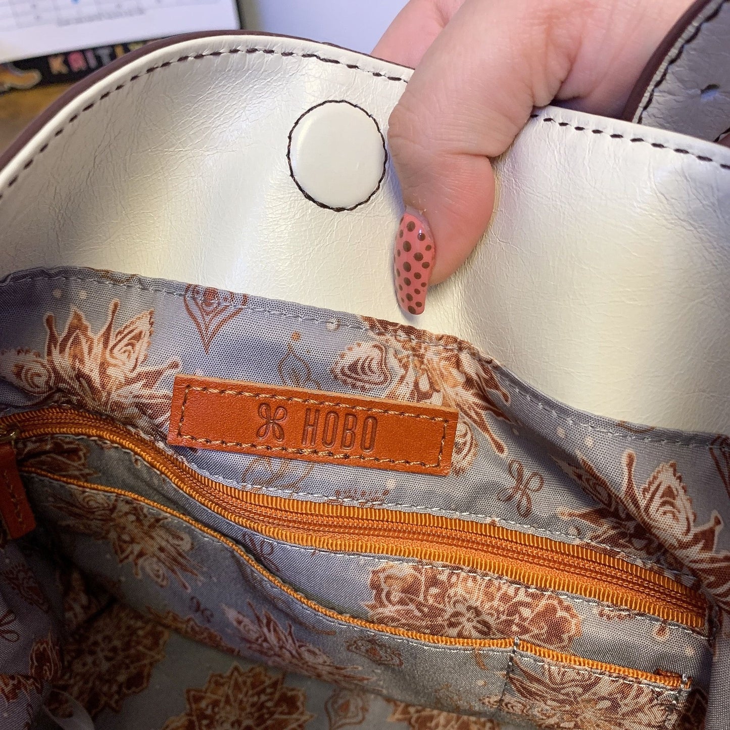 Hobo Randal Cream Leather Shoulder Bag