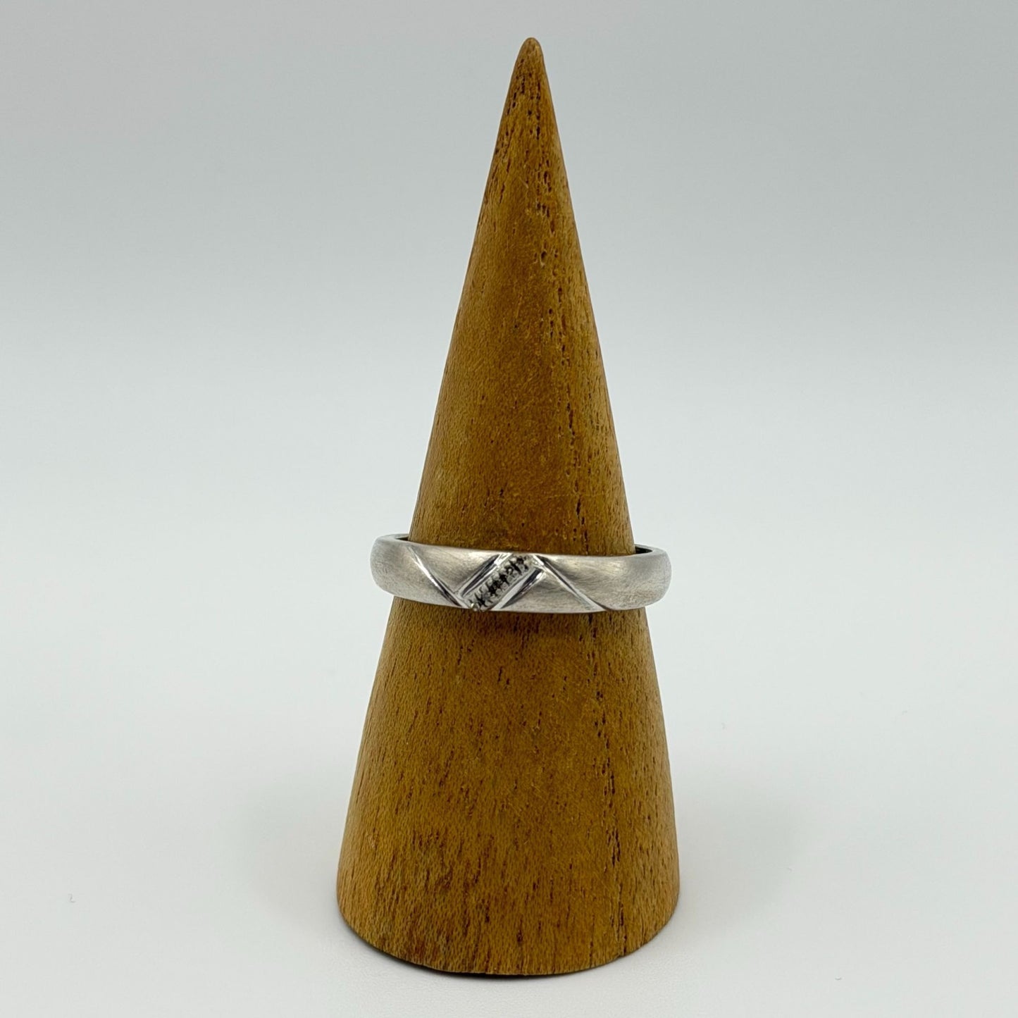 Sterling Silver 925 Band Ring With Geometric Engraving