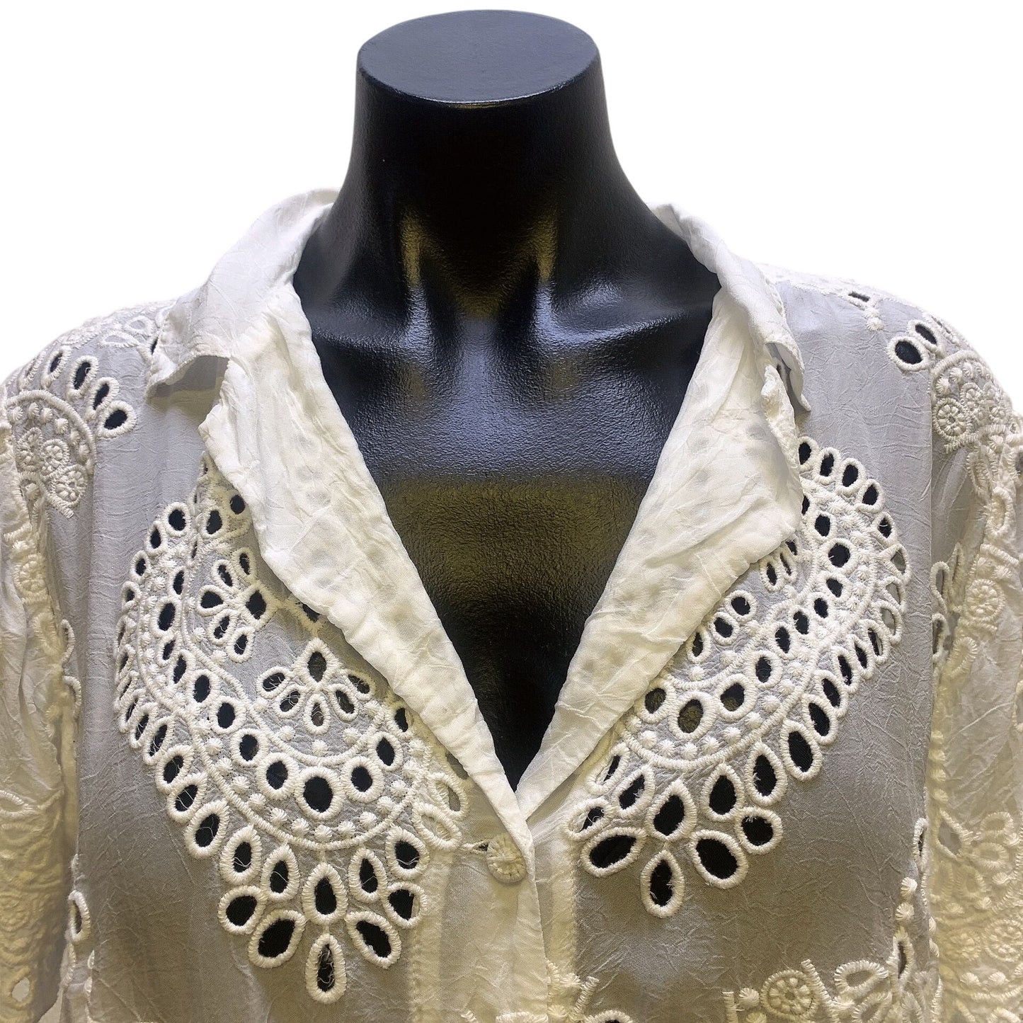 Johnny Was White Embroidered Eyelet Button Up Blouse M