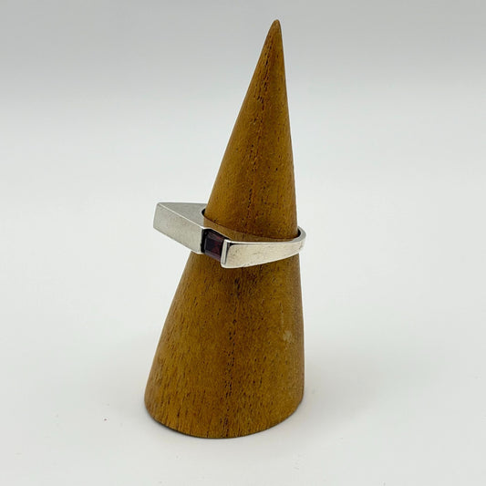 925 Sterling Silver Garnet Asymmetrical Ring 7.5