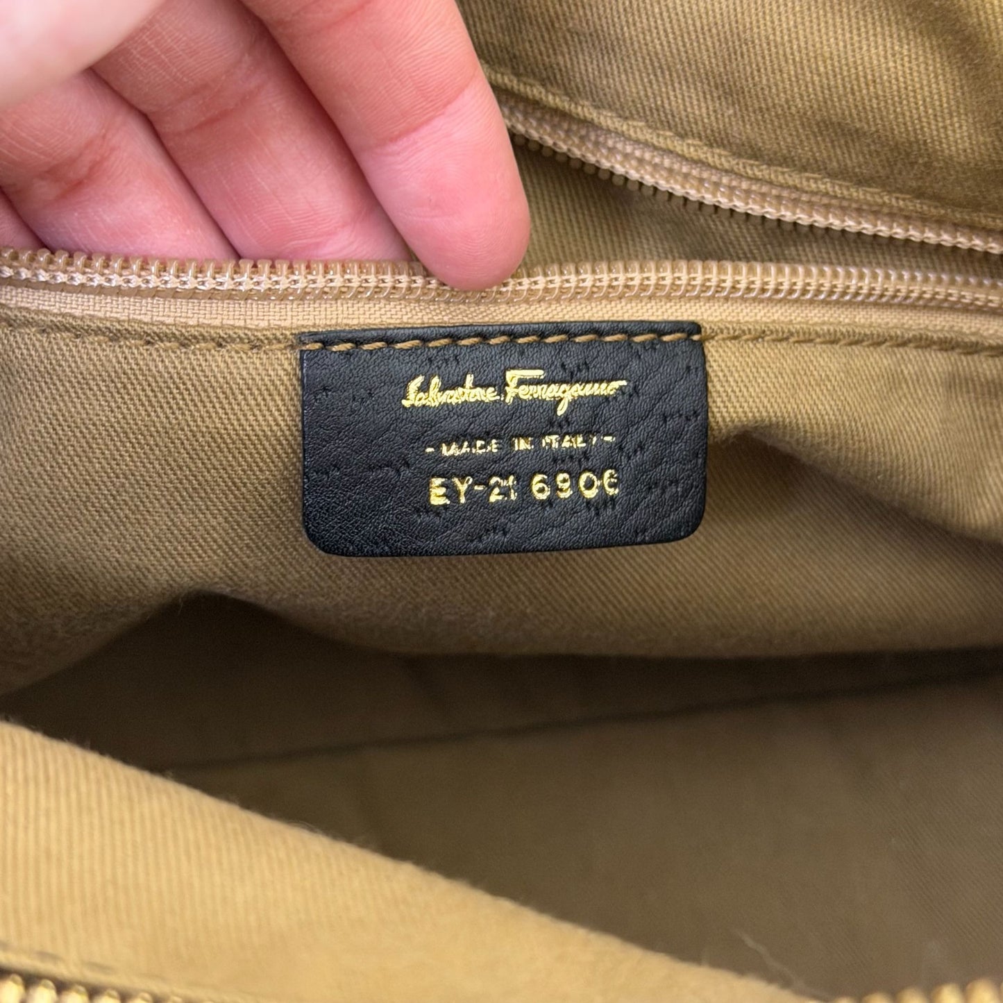 Salvatore Ferragamo Black Leather Shoulder Bag With Front Pockets