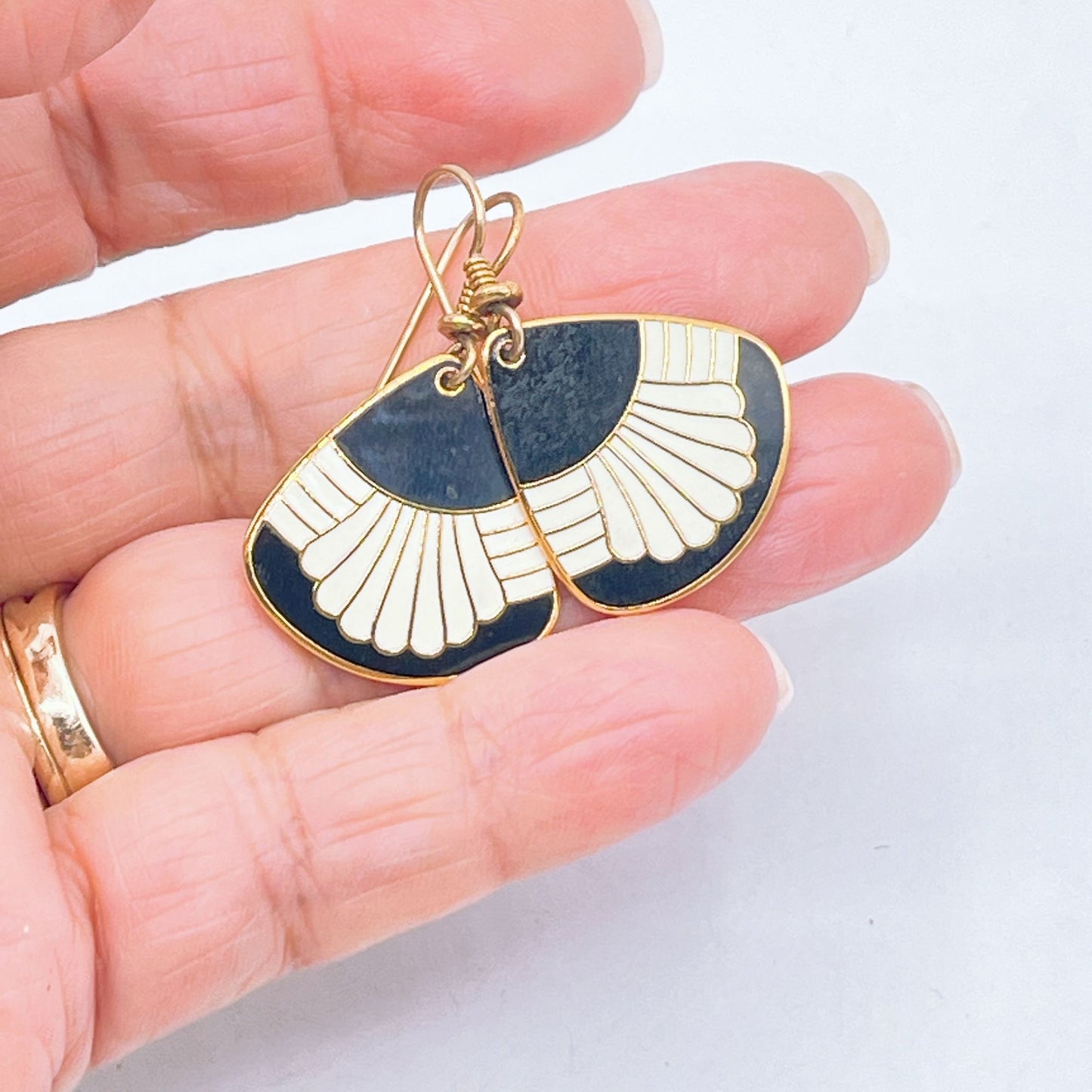 Vintage Laurel Burch Fan Earrings Black & Gold Tone Enamel Dangle