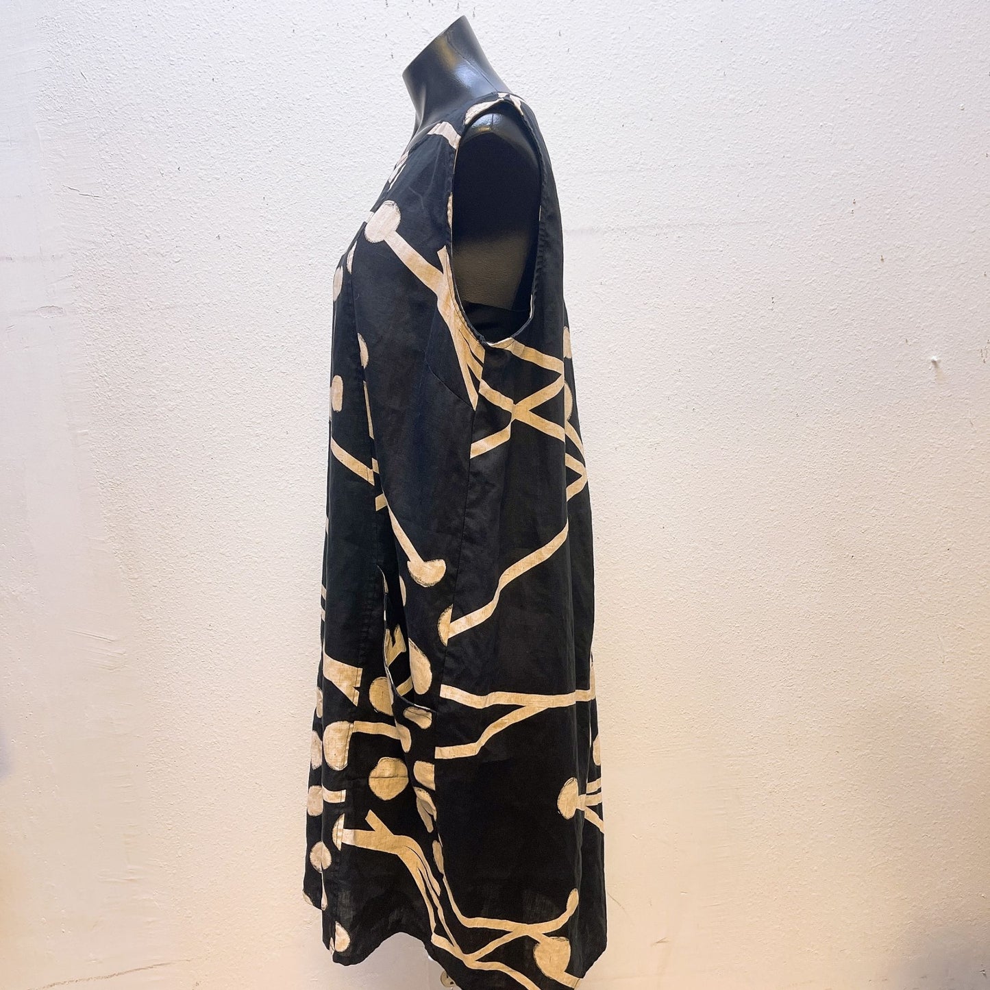 Foil Sleeveless Linen Dress Black & Beige Polka Dot Print 12