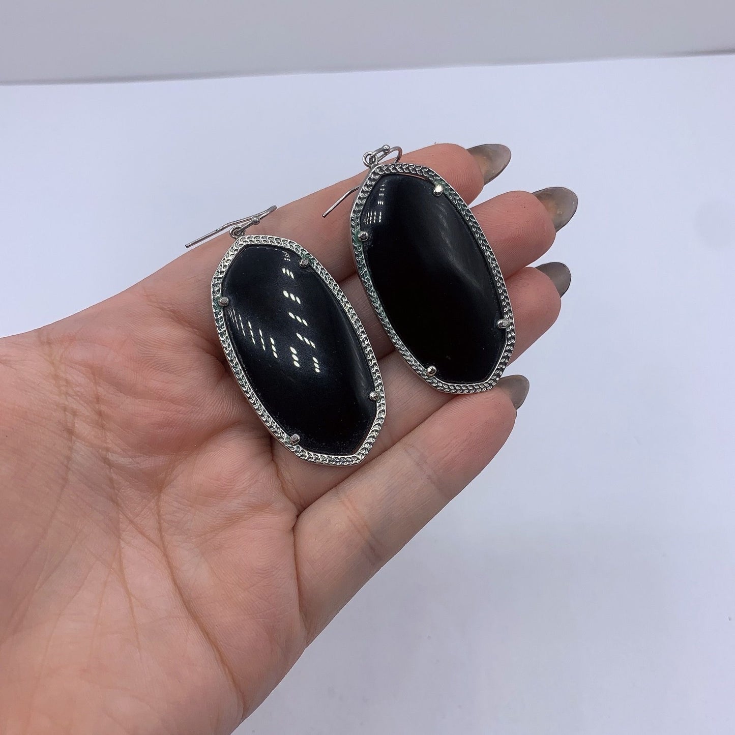 Kendra Scott Black Oval Drop Earrings