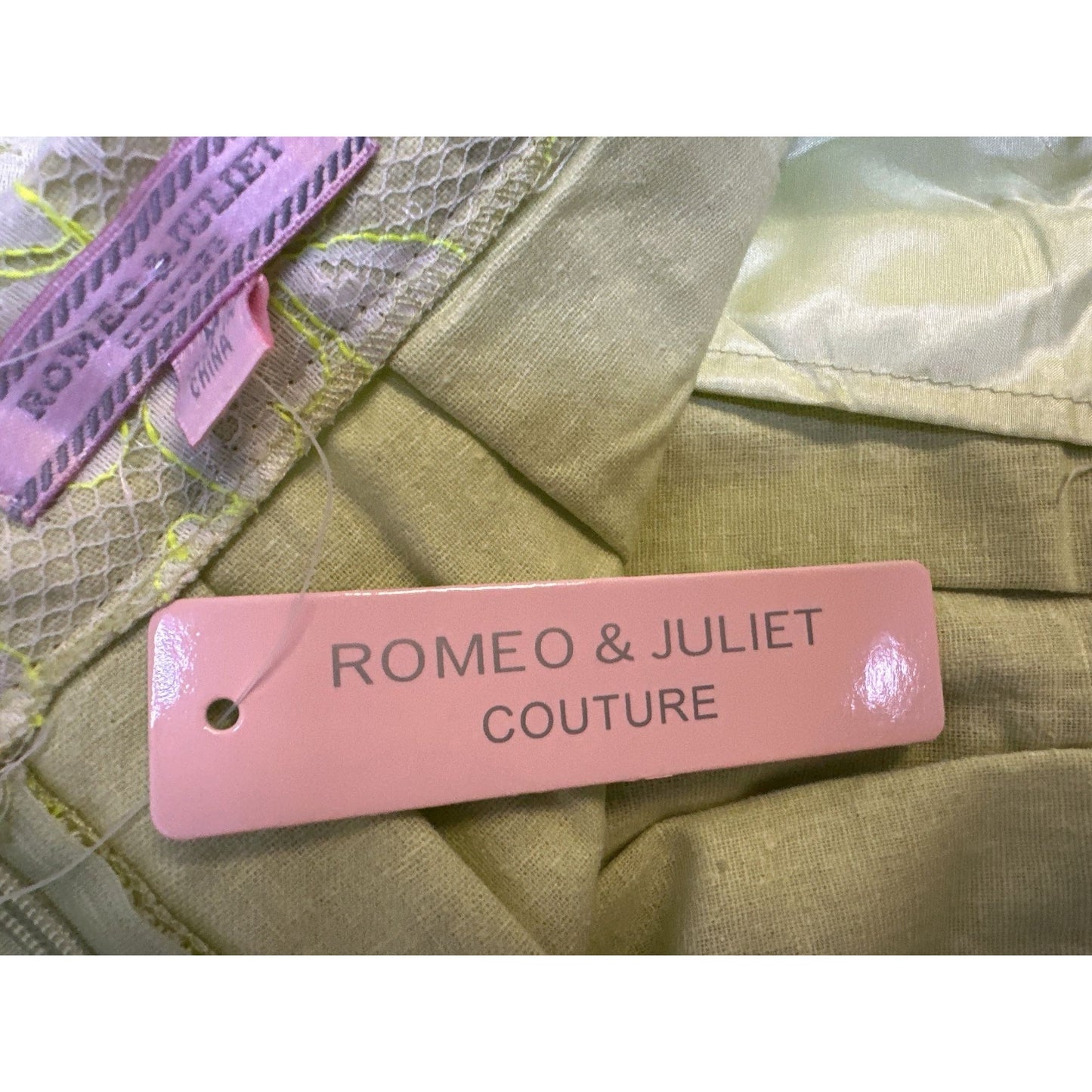 NWT Romeo & Juliet Couture Neon Green Lace Skirt w/White Floral Design Size M