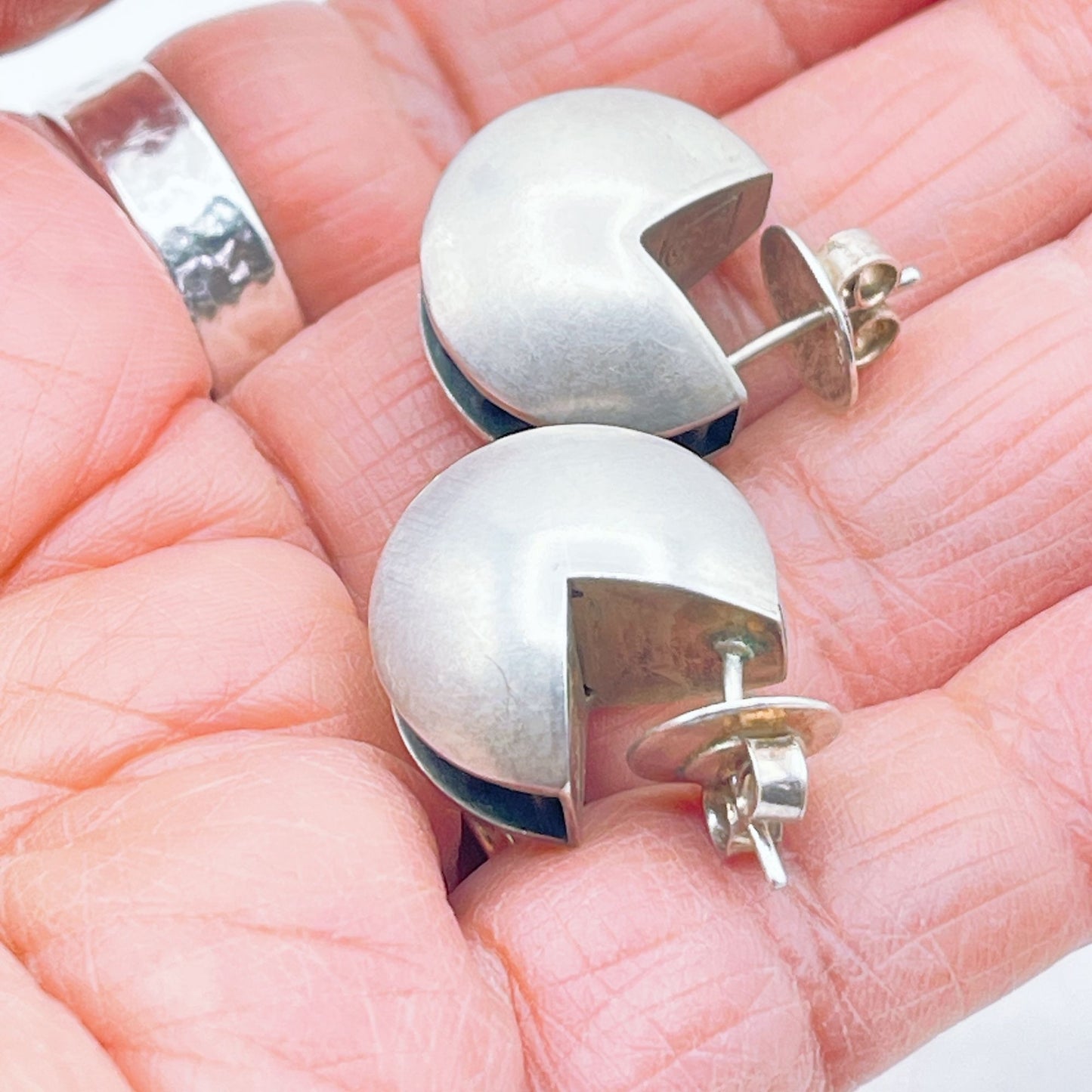 Sterling Silver 950 SA Post Earrings With Unique Open-Segment Design & Black Inlay