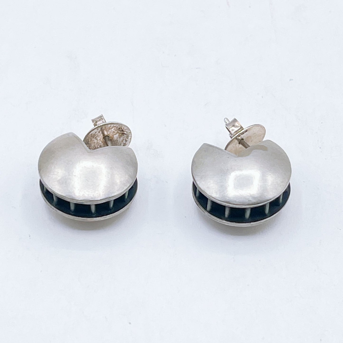 Sterling Silver 950 SA Post Earrings With Unique Open-Segment Design & Black Inlay