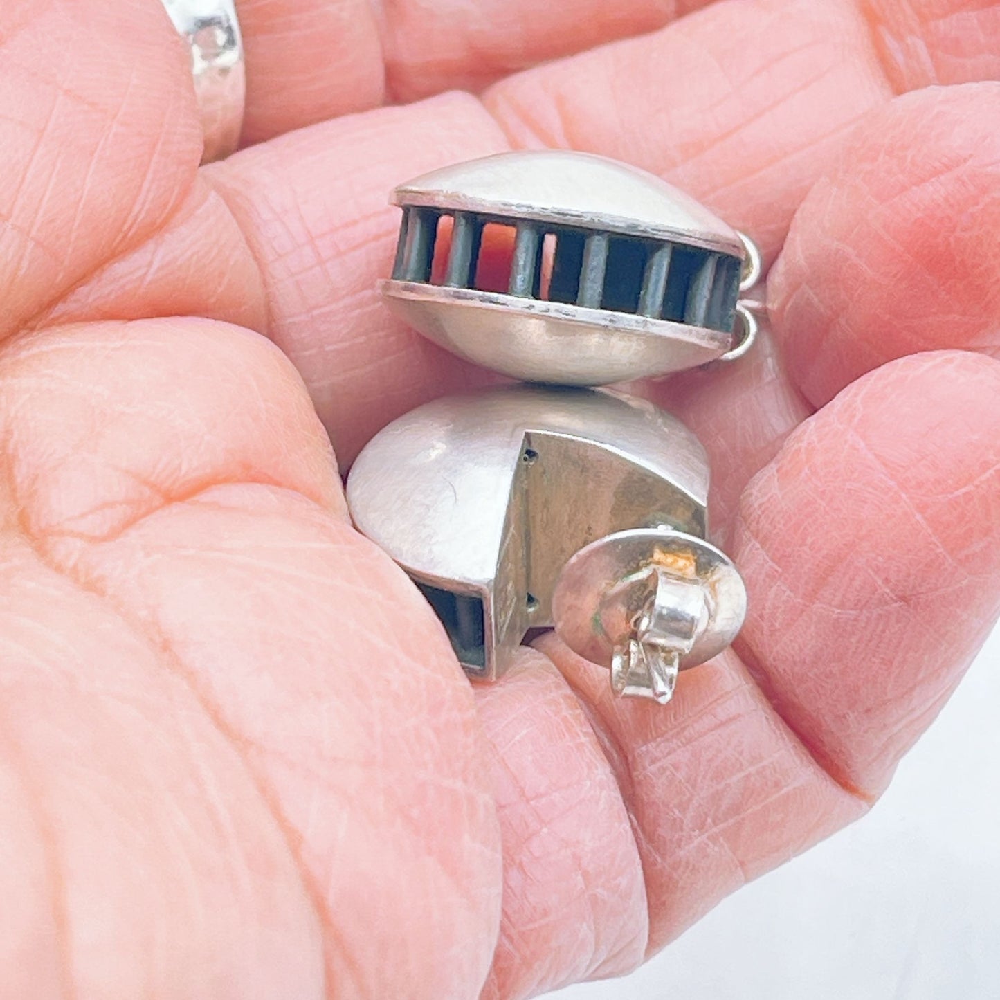 Sterling Silver 950 SA Post Earrings With Unique Open-Segment Design & Black Inlay
