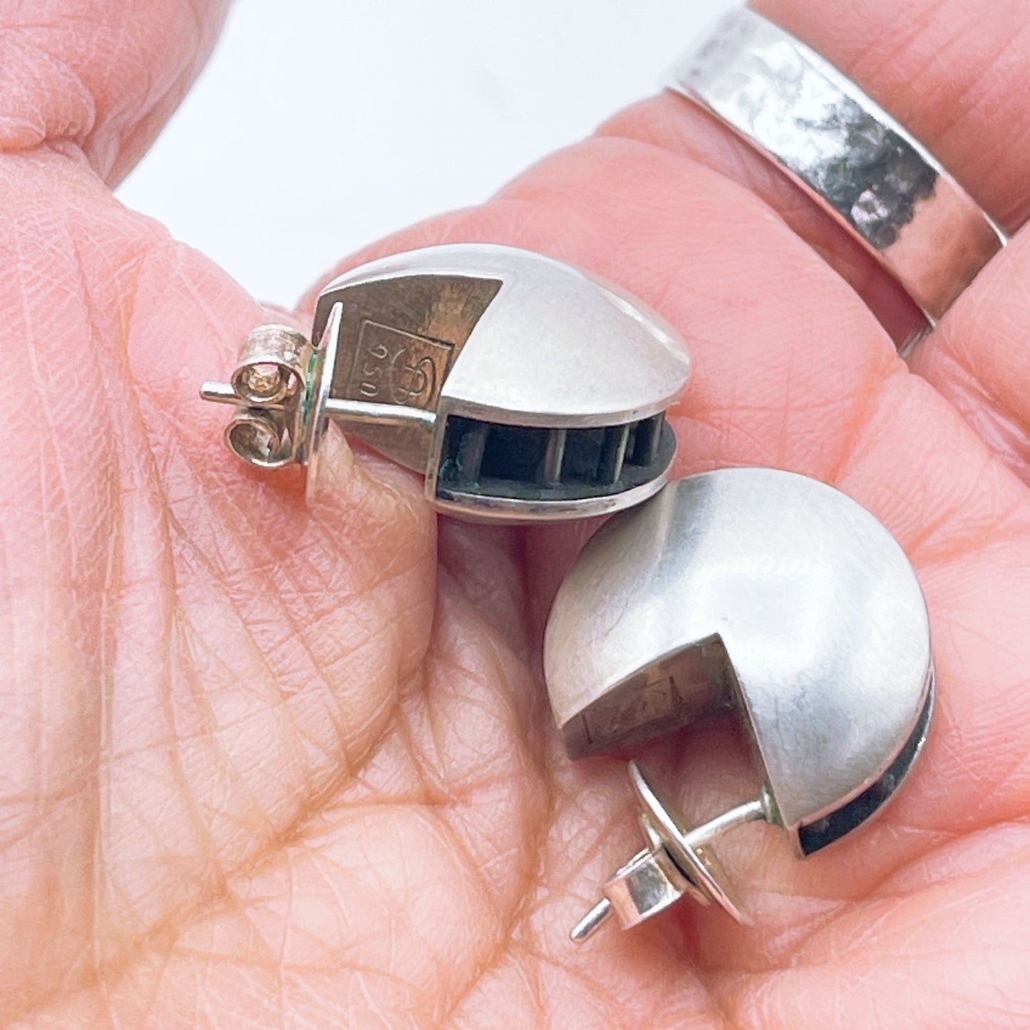 Sterling Silver 950 SA Post Earrings With Unique Open-Segment Design & Black Inlay