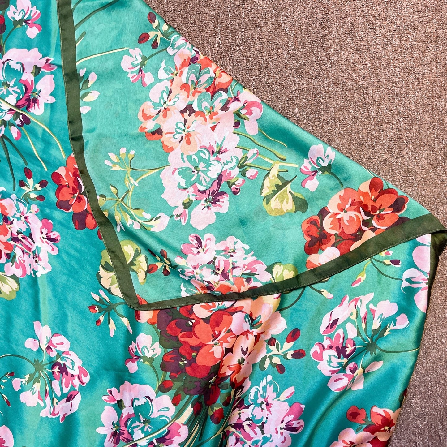 Gucci Floral 100% Silk Scarf Green Pink Design 35" x 70" Rectangle