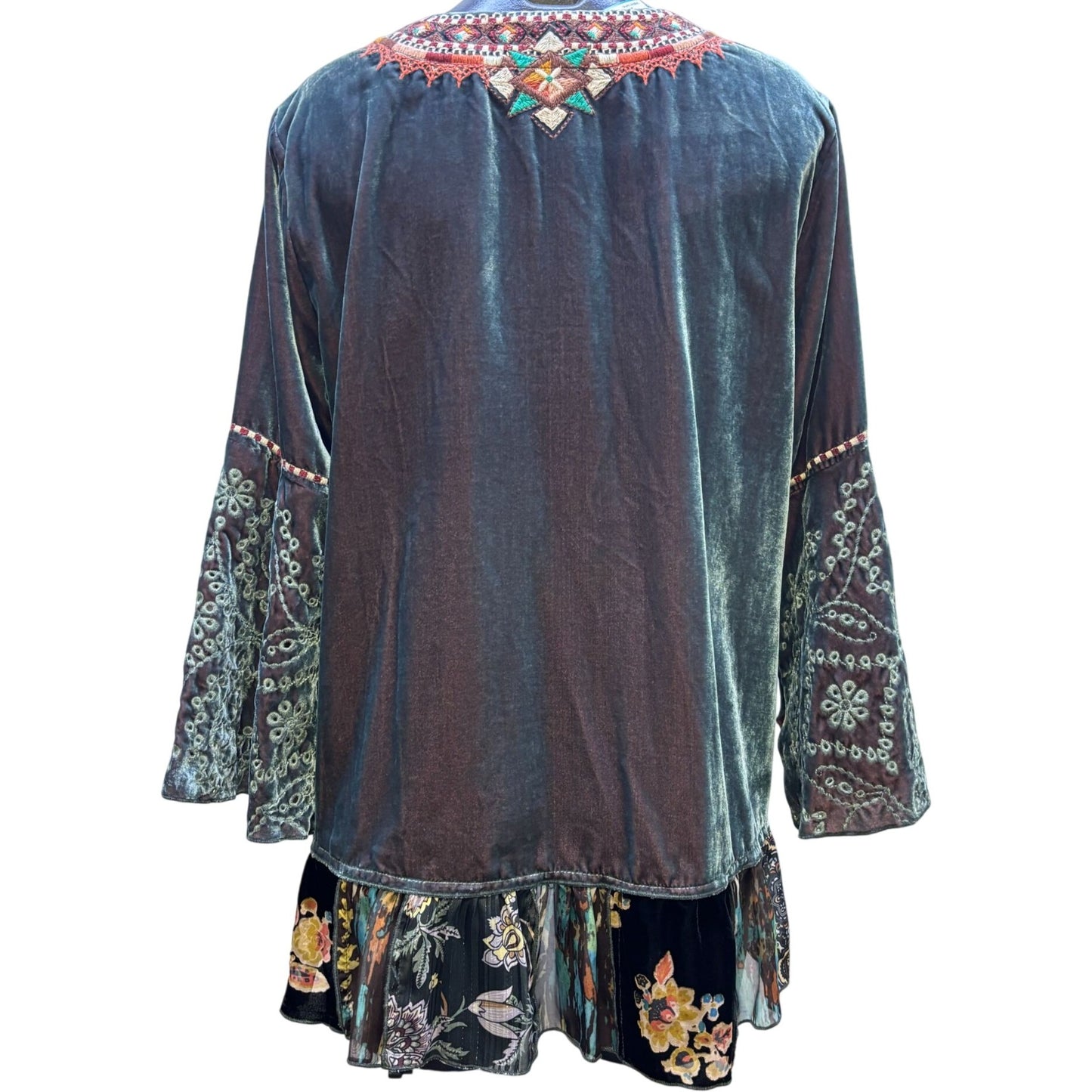 NWT John Mark Velour Embroidered Blouse Green M