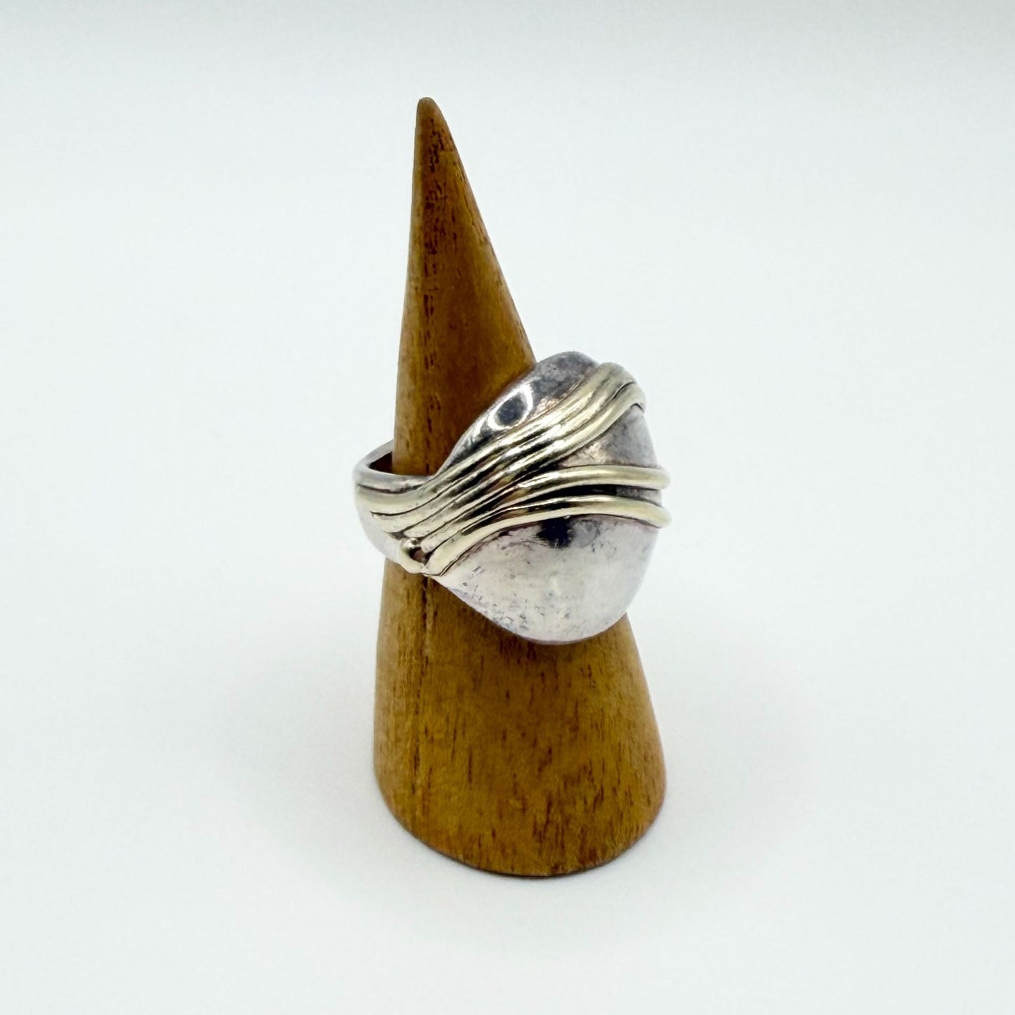 Sterling Silver Two-Tone Ring Signed JE 925 Size 8.5