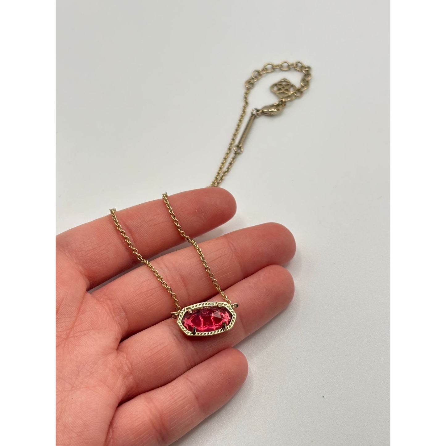 Kendra Scott Gold Necklace With Bright Pink Oval Crystal Pendant