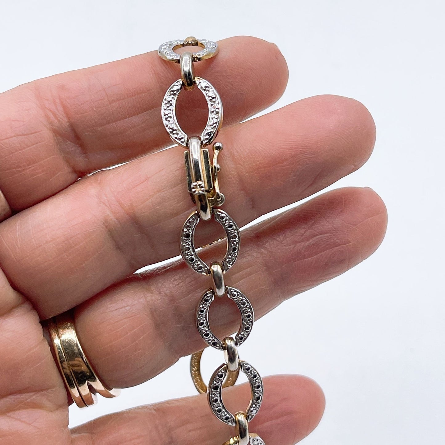 925 Gold Plated Oval Link Bracelet With Rhinestone Accents & Secure Clasp