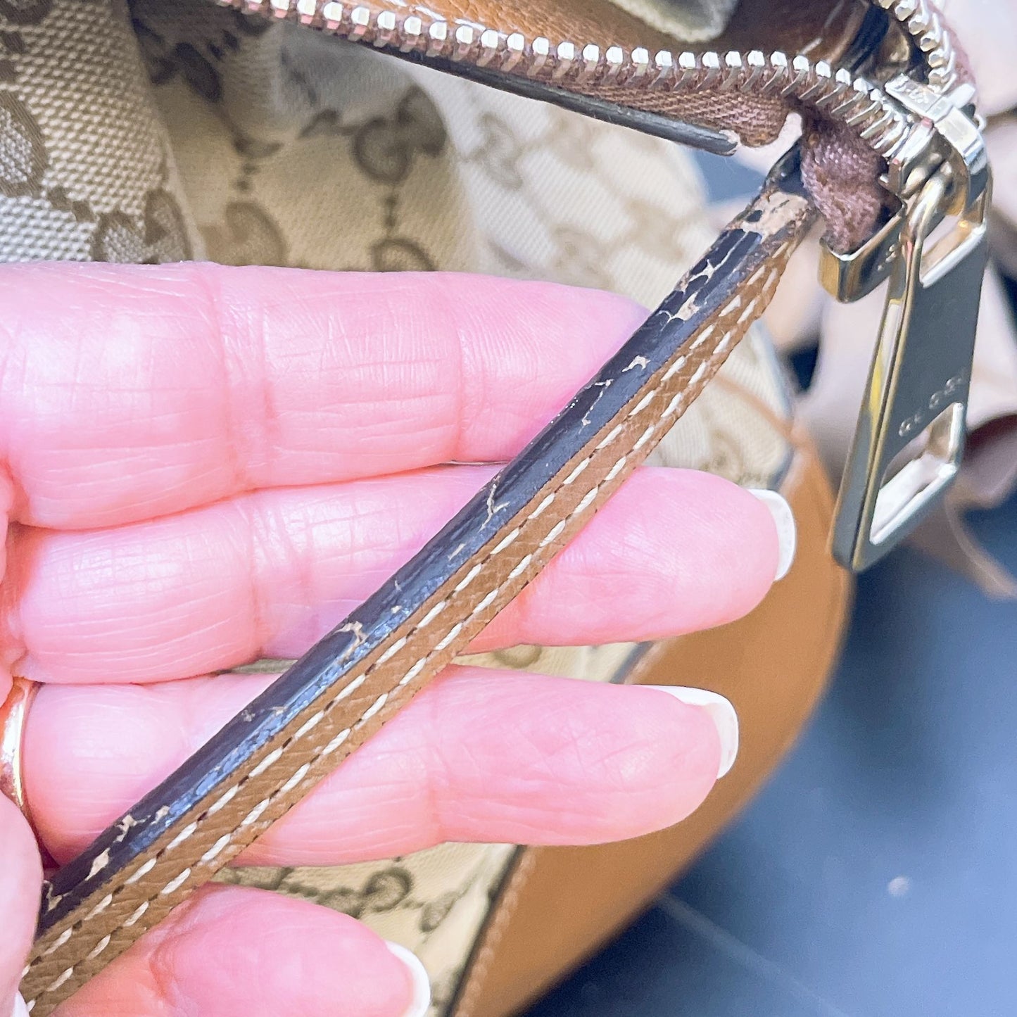 Gucci GG Canvas & Leather Hobo Bag Beige/Brown M
