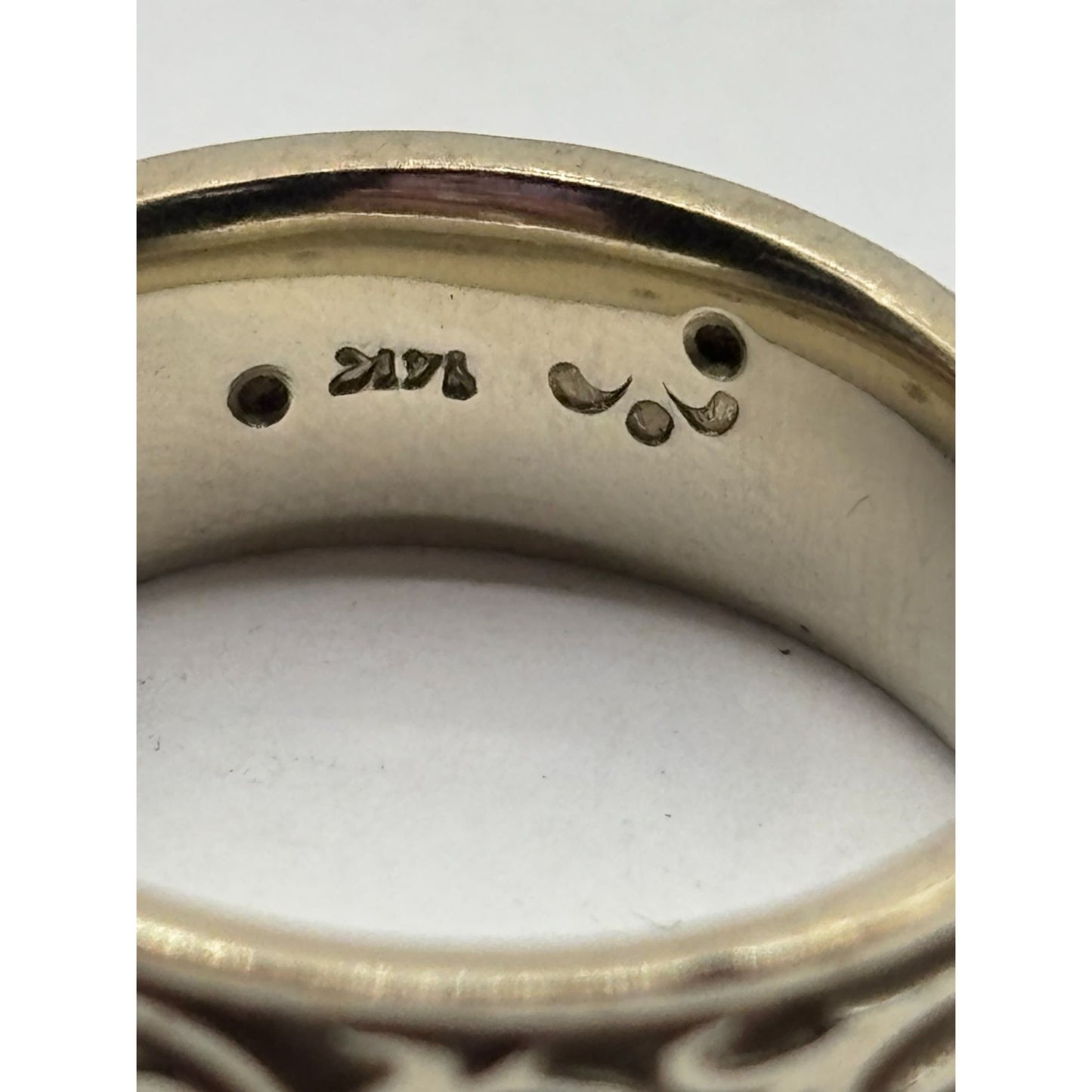 14K White Gold Diamond Scrollwork Timeless Unique Band Ring Size 6