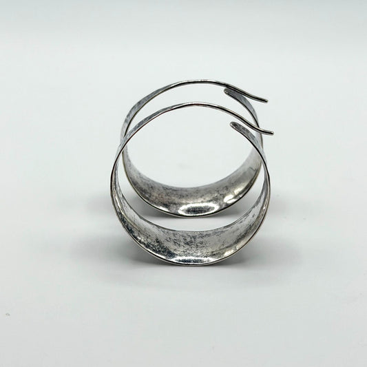 James Avery Retired Sterling Silver Hammered Valle Hoop Earrings