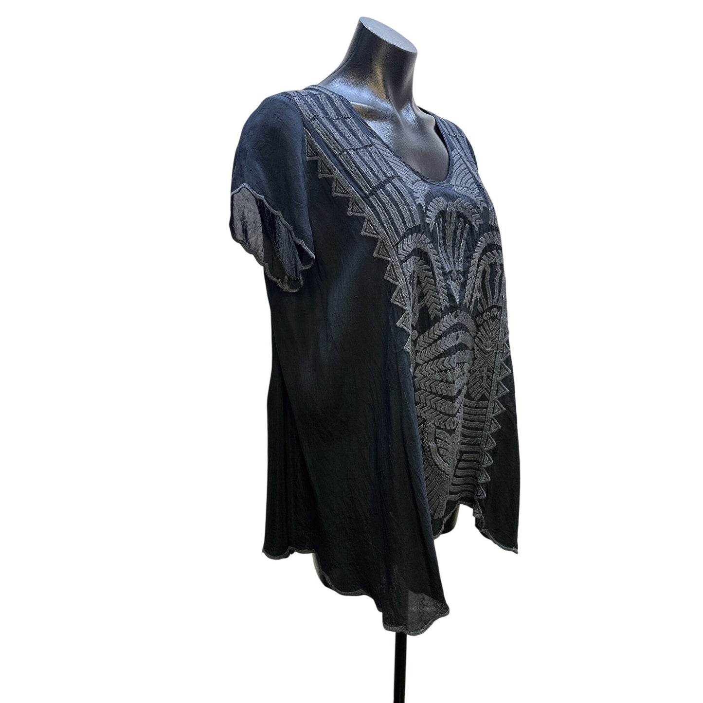 Johnny Was Boho Black & Gray Geometric Embroidered Tunic Blouse Size L