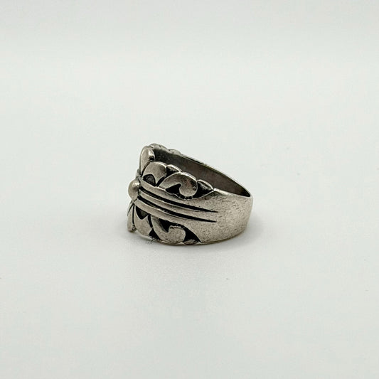 Vintage 925 Sterling Silver Floral Design Ring Size 6