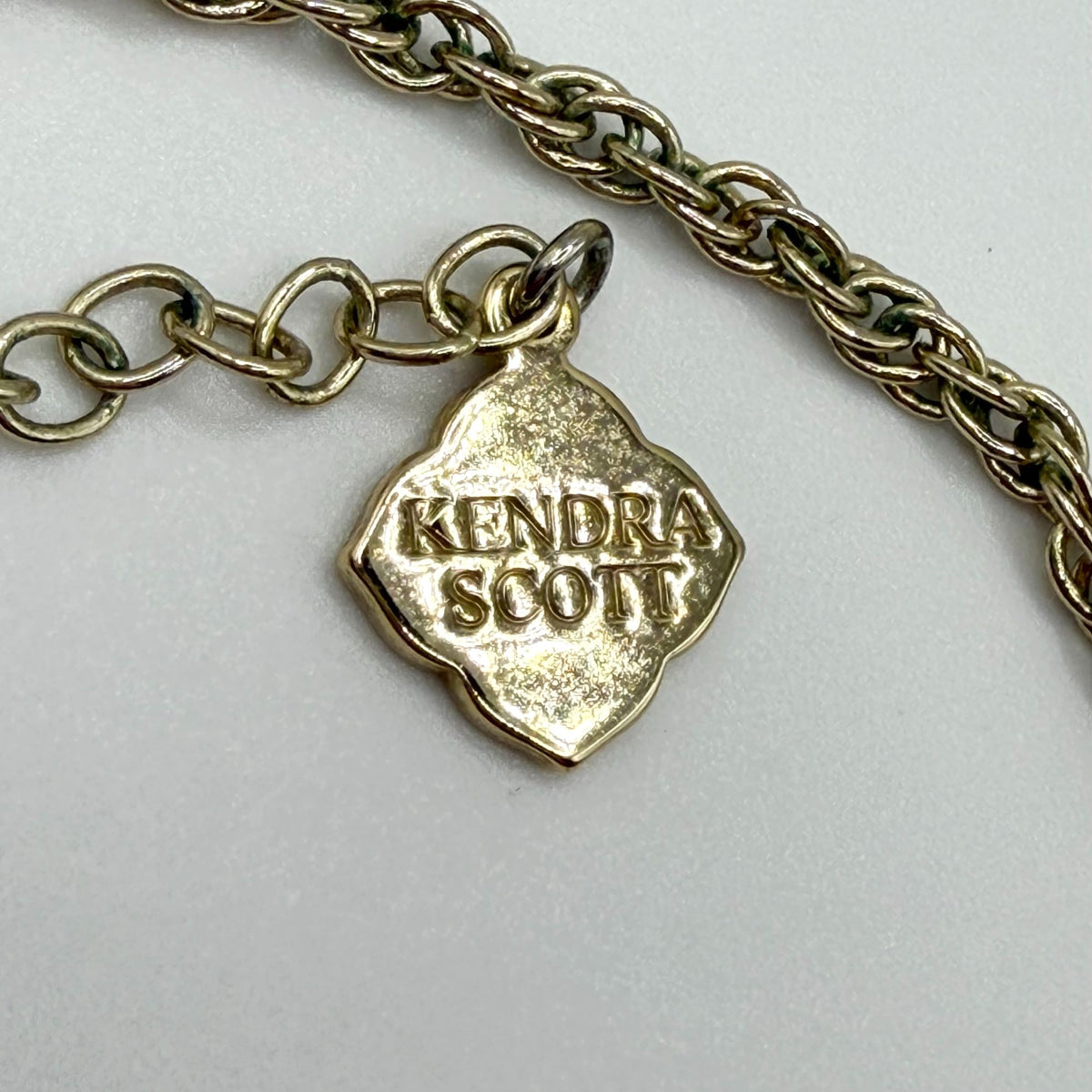 Kendra Scott Gold-Tone Oval Pendant Necklace With Gray Stone