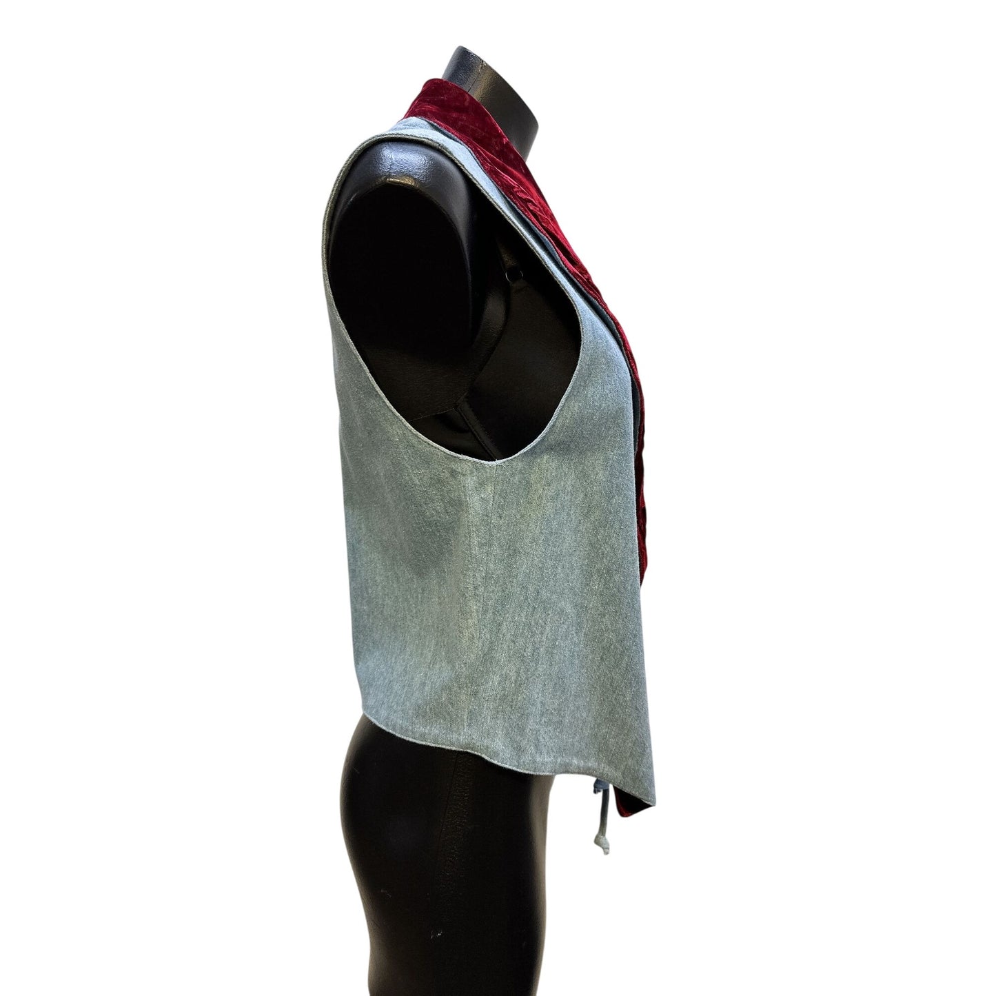 Double D RanchWear Light Blue Denim Vest W/Burgundy Velvet Collar Size Medium