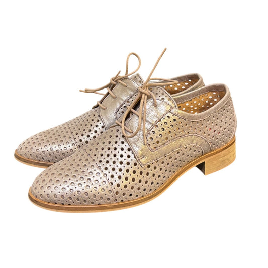 Geewawa Perforated Leather Loafers Bronze Size 6.5