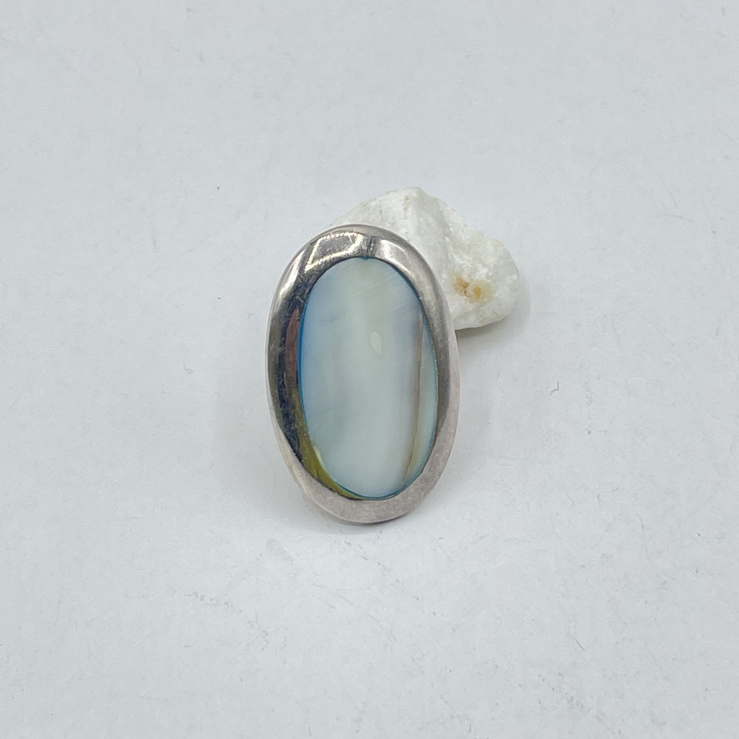 925 Sterling Silver Mother Of Pearl Oval Statement Ring 6