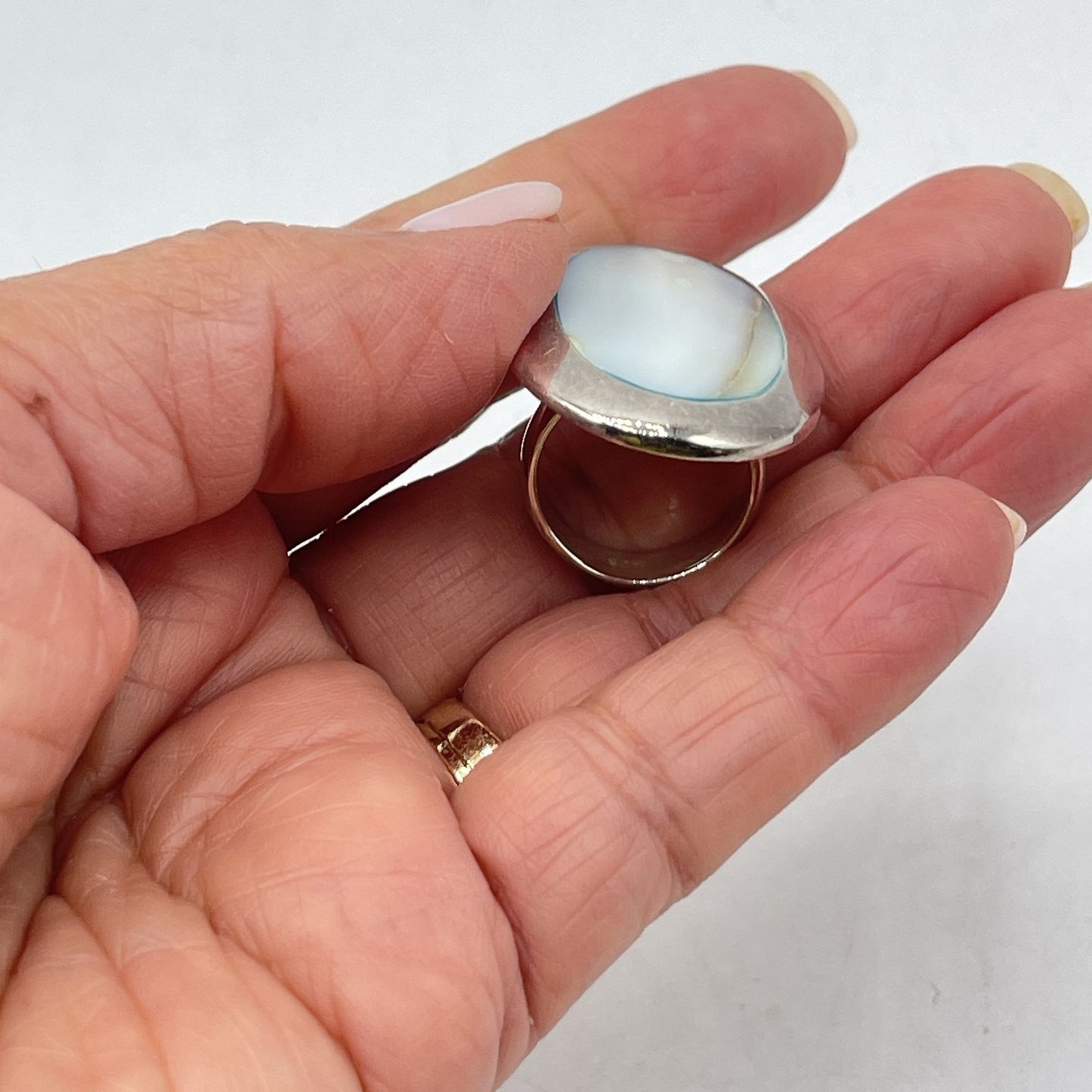 925 Sterling Silver Mother Of Pearl Oval Statement Ring 6