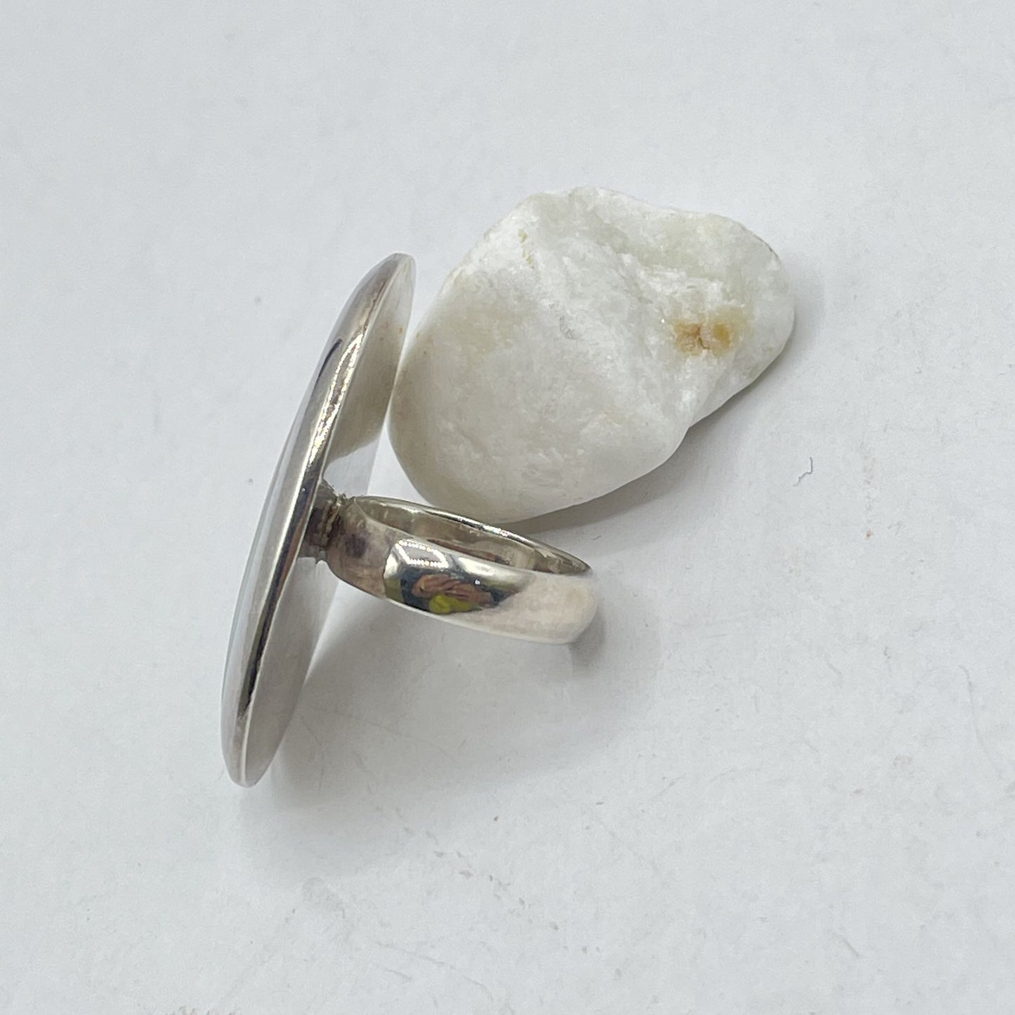 925 Sterling Silver Mother Of Pearl Oval Statement Ring 6