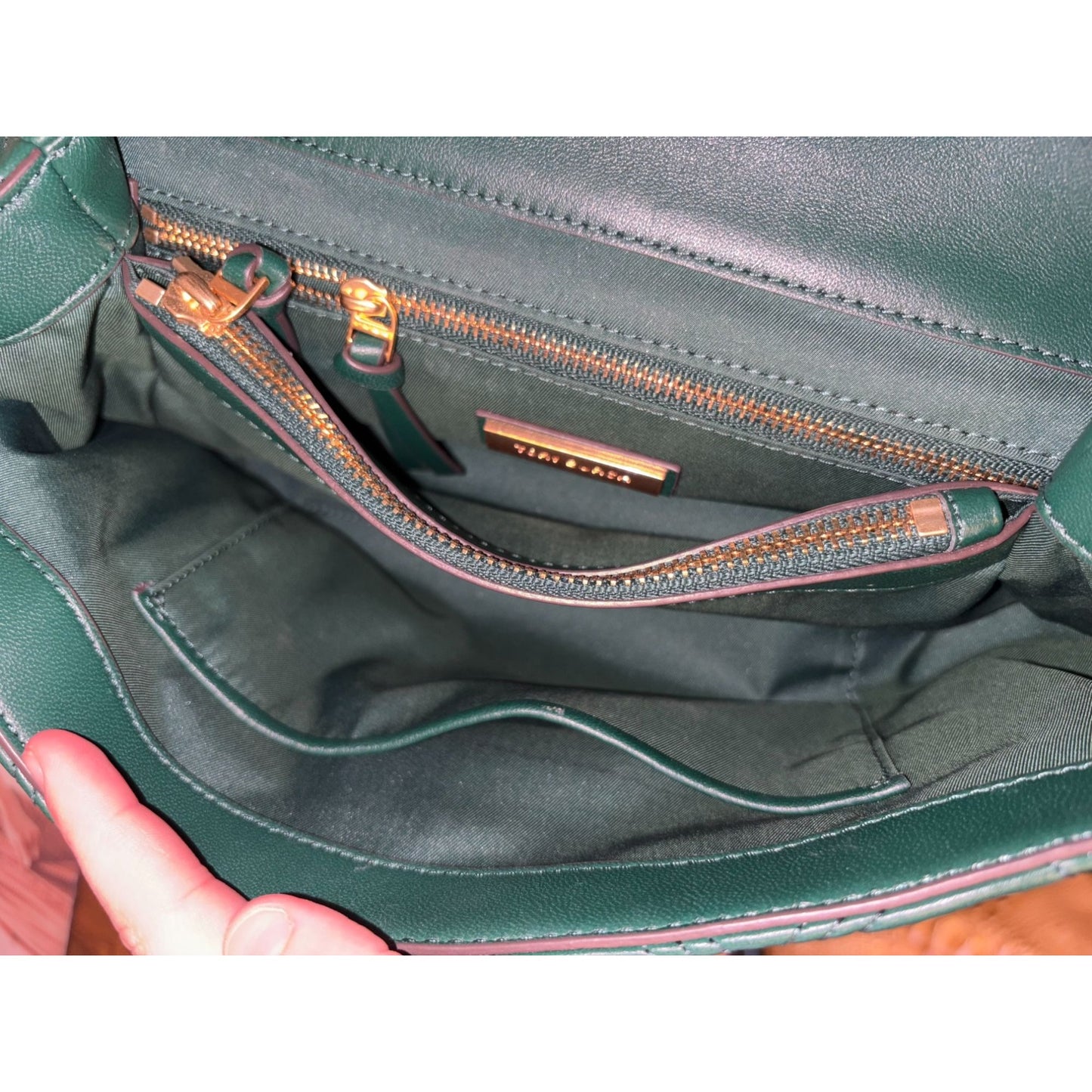Tory Burch Green Quilted Leather Shoulder Bag Gold Chain Strap Logo Detail