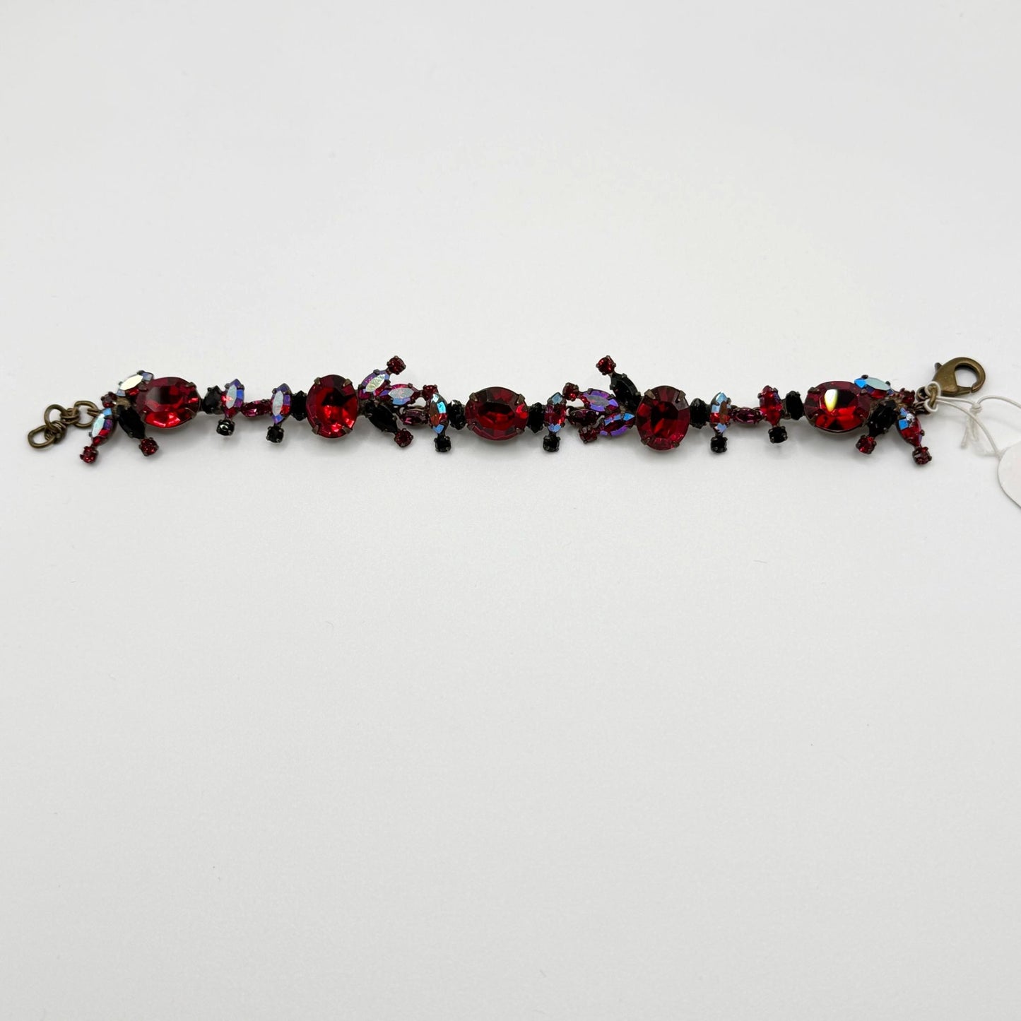 Sorrelli Classic Clover Bracelet With Red Swarovski Crystals & Antique Gold-Tone