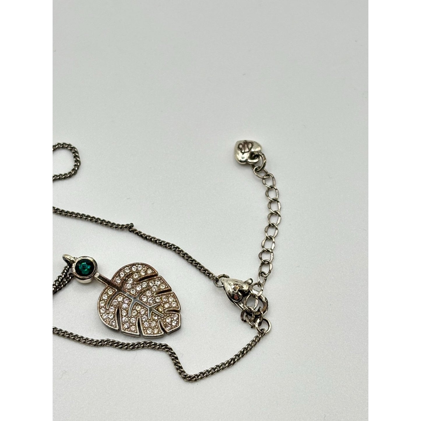 Elegant Safari Palm Leaf Pendant Necklace With Emerald Accent