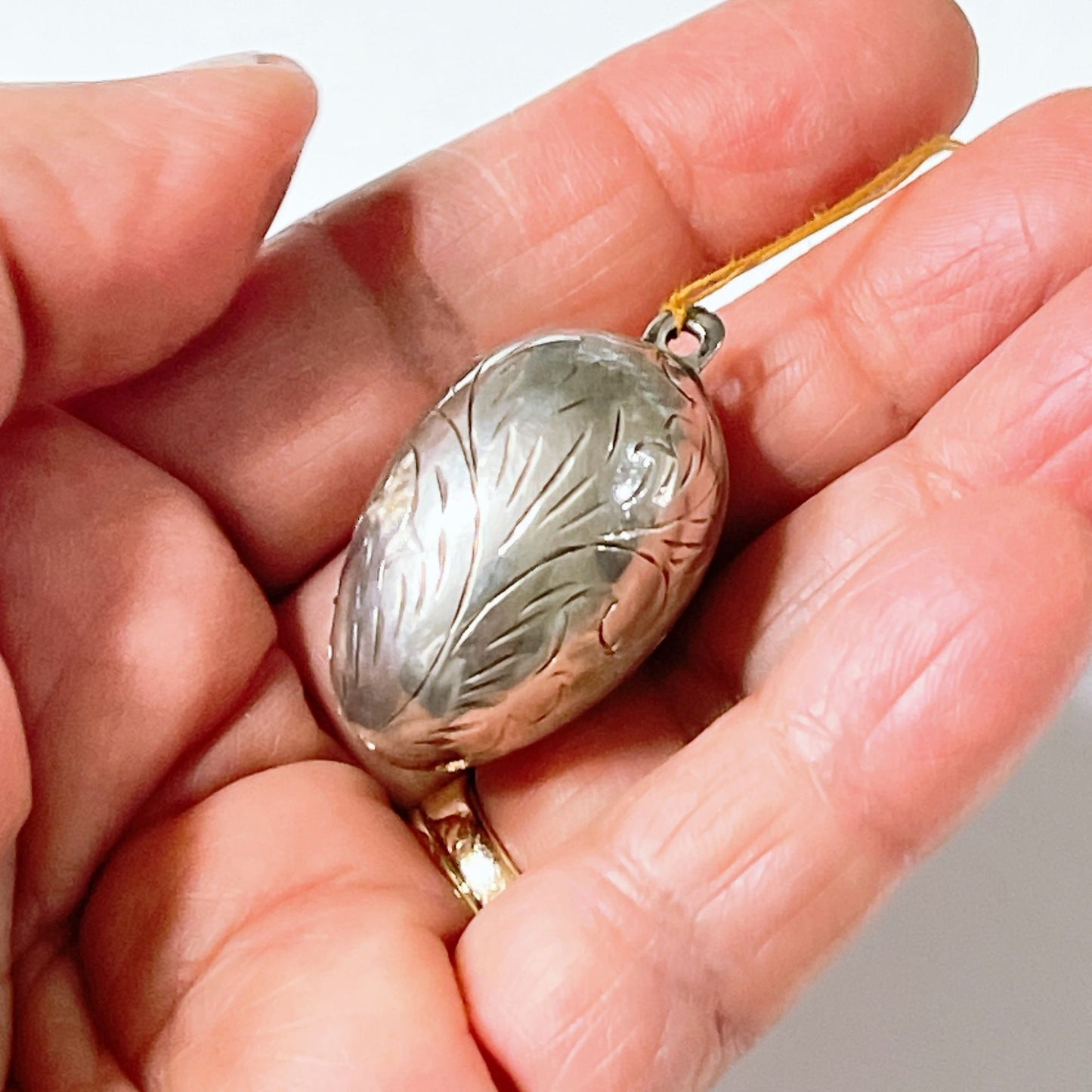 Vintage Sterling Silver 925 Etched Egg Pendant