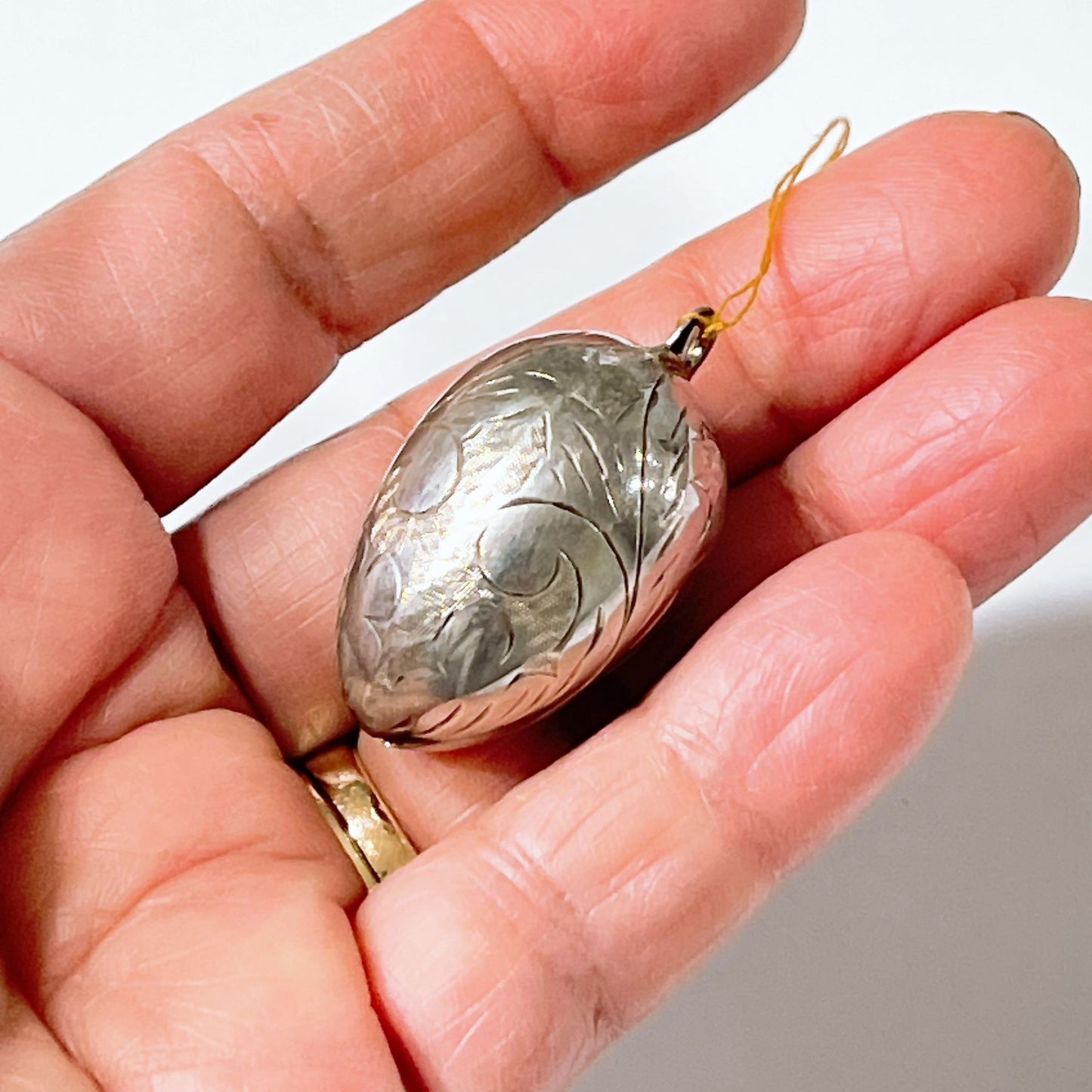 Vintage Sterling Silver 925 Etched Egg Pendant