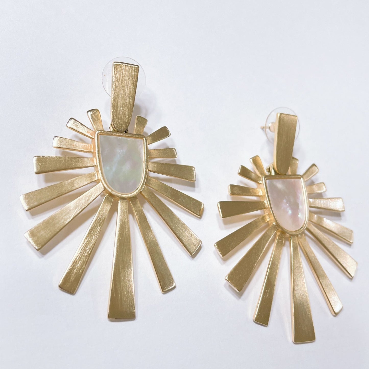 Kendra Scott Cambria Mother Of Pearl Sunburst Drop Earrings Large