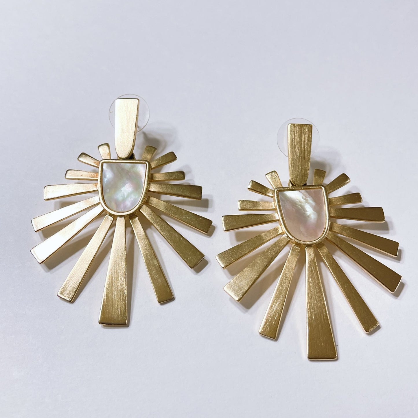 Kendra Scott Cambria Mother Of Pearl Sunburst Drop Earrings Large