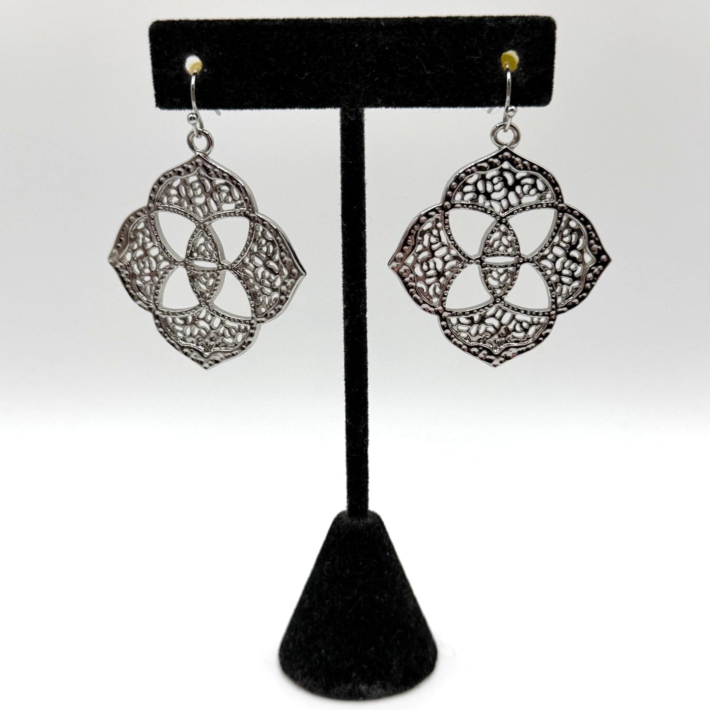 Kendra Scott Silver Filigree Drop Earrings Elegant Floral Design