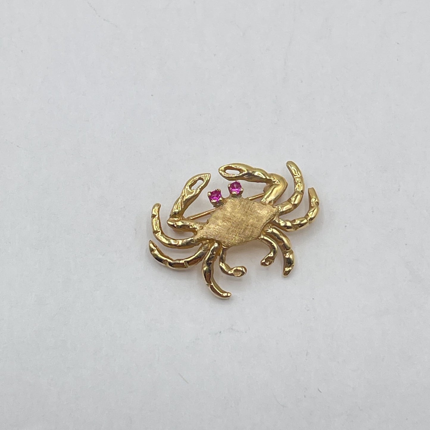 14K Gold Crab Brooch Pin With Pink Rhinestone Eyes Small