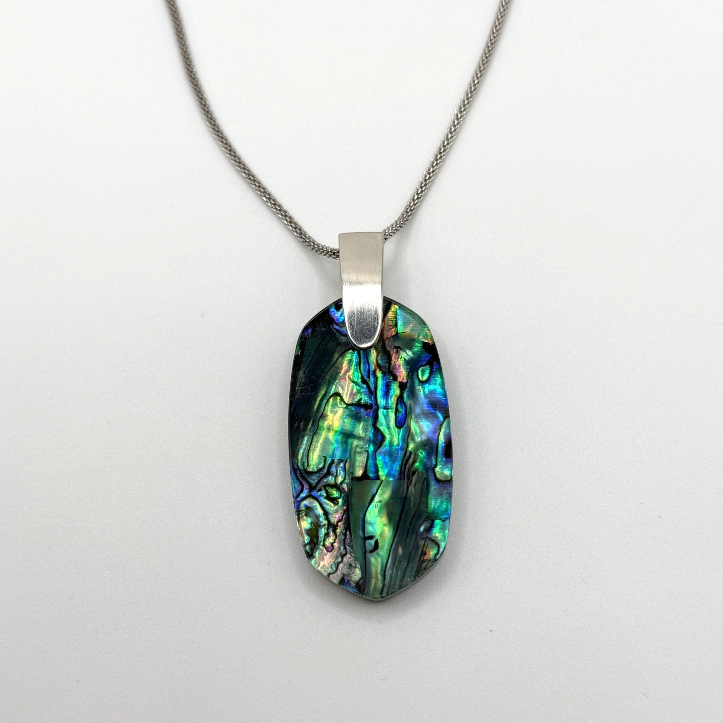 Kendra Scott Abalone Shell Pendant Necklace With Adjustable Silver Chain