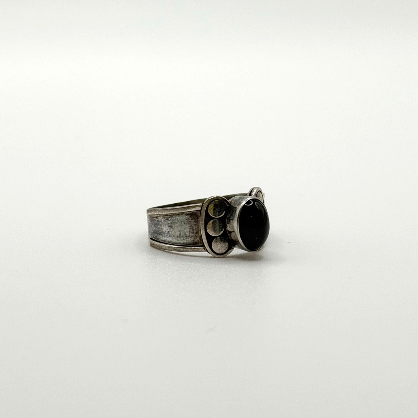 925 Sterling Silver Black Onyx Ring With Modernist Design