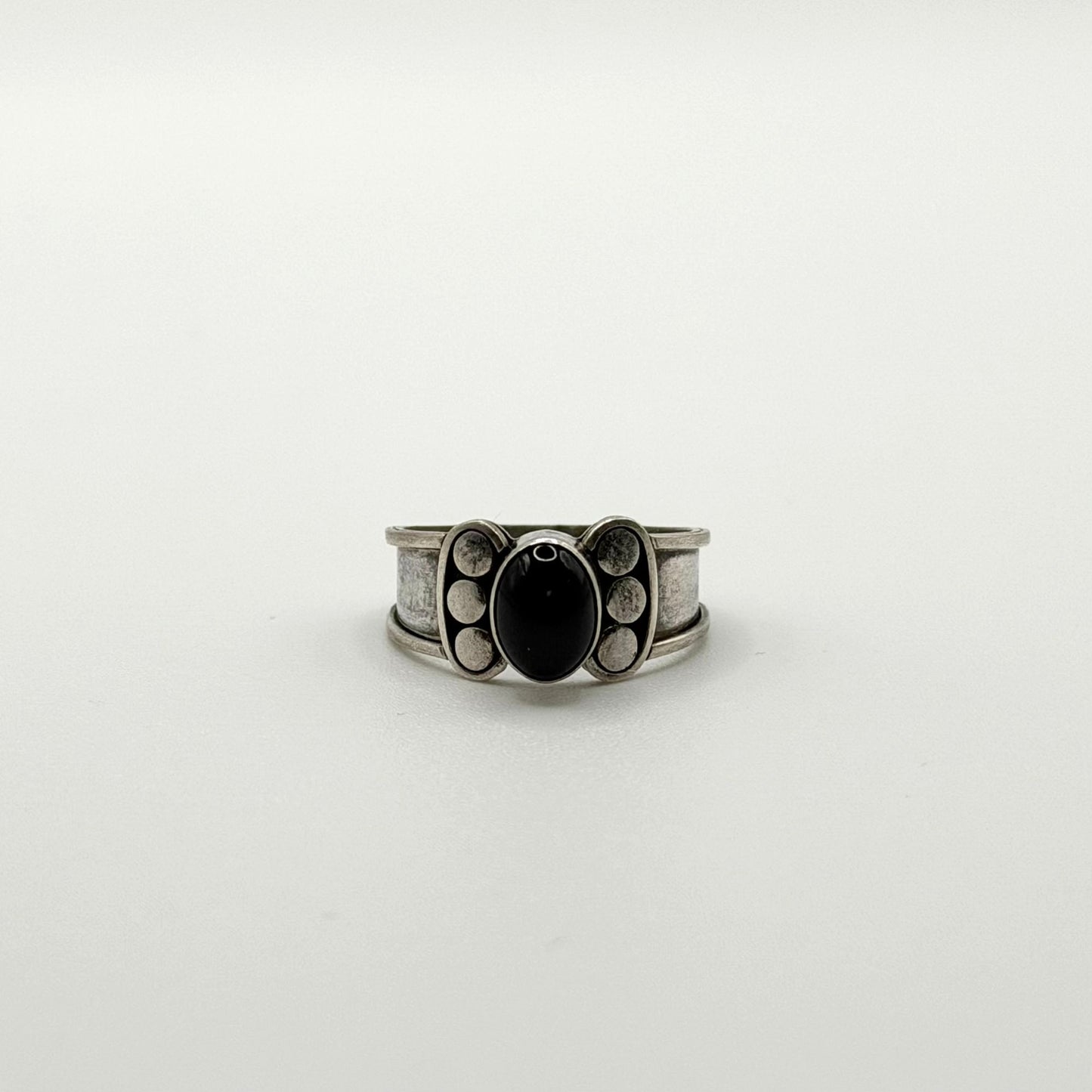 925 Sterling Silver Black Onyx Ring With Modernist Design