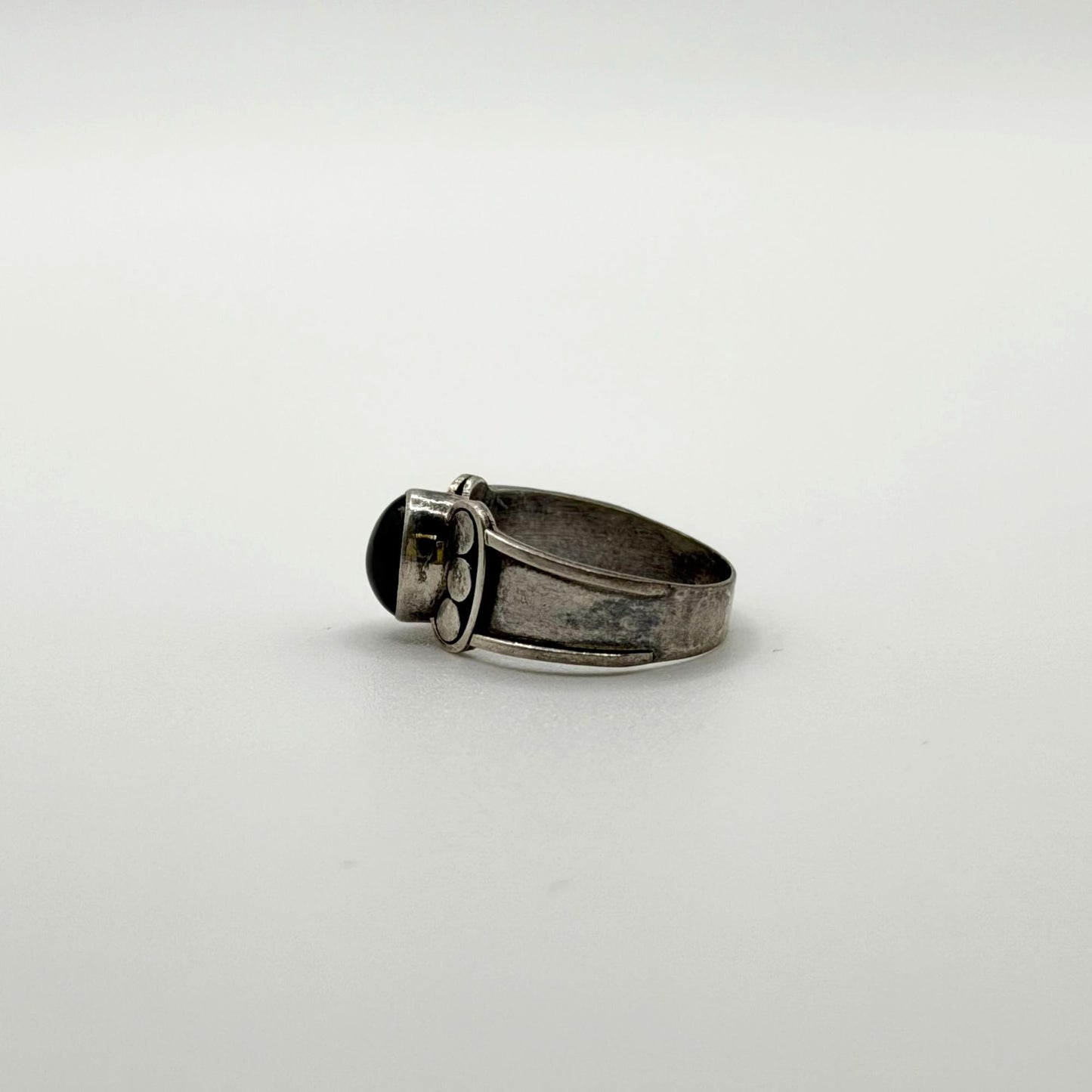 925 Sterling Silver Black Onyx Ring With Modernist Design