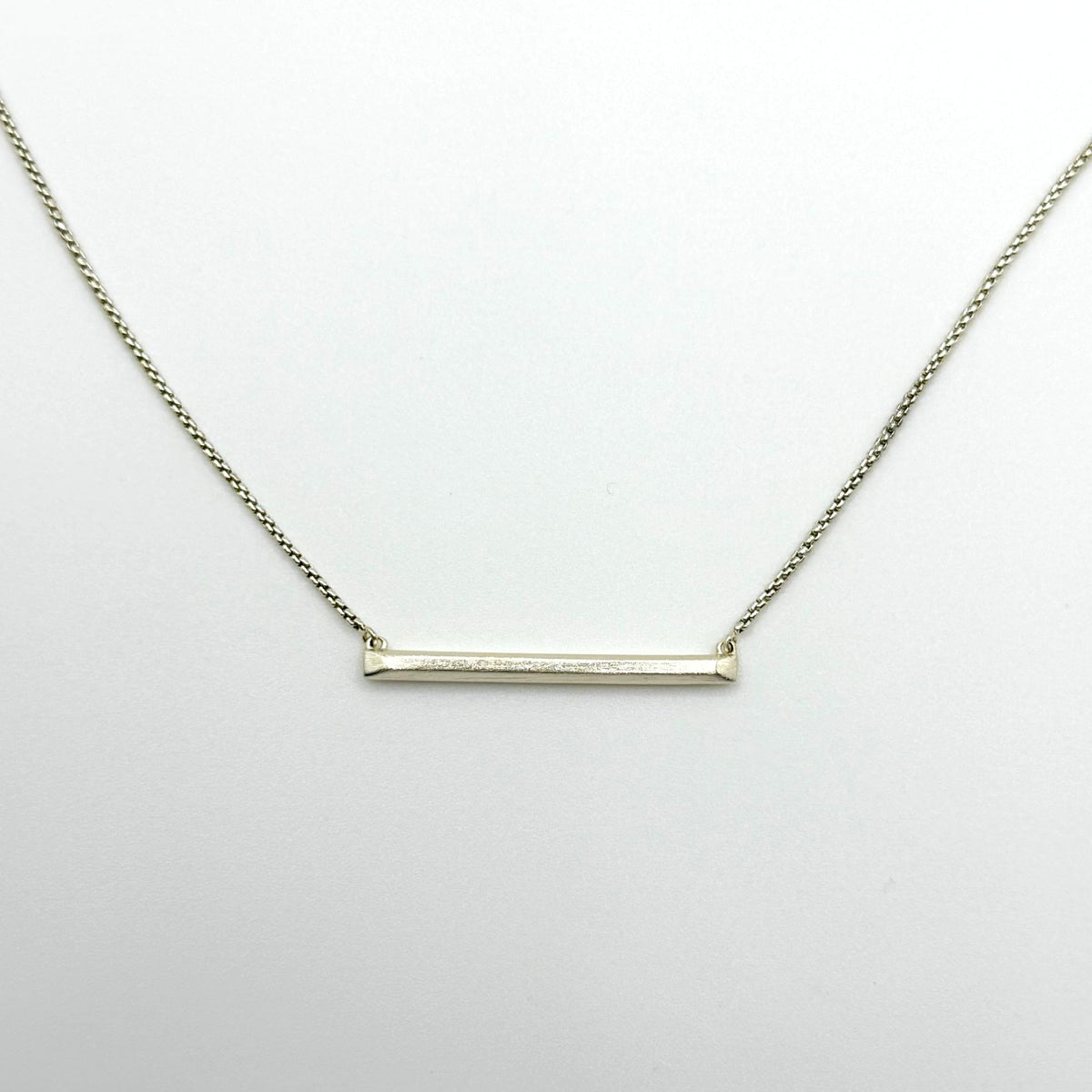 Kendra Scott Gold Tone Bar Pendant Necklace