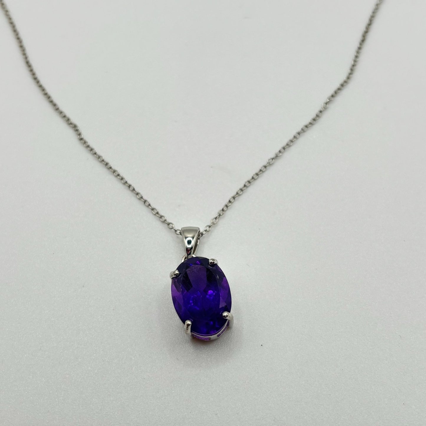 Elegant 925 Sterling Silver Oval Amethyst Pendant Necklace
