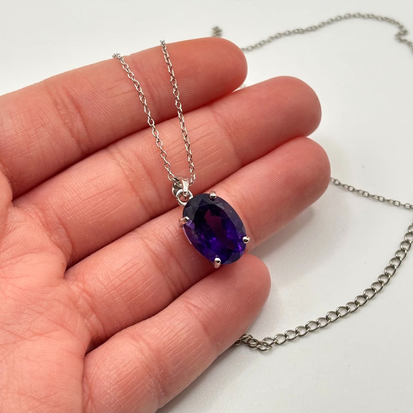 Elegant 925 Sterling Silver Oval Amethyst Pendant Necklace