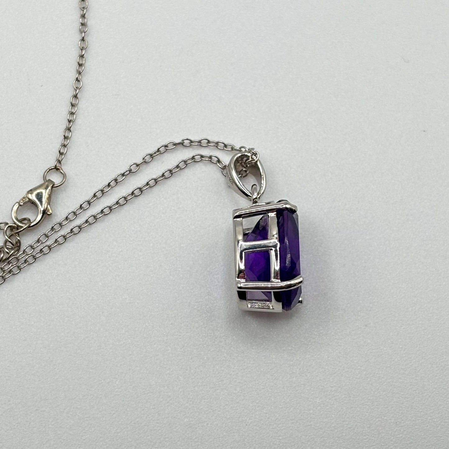 Elegant 925 Sterling Silver Oval Amethyst Pendant Necklace