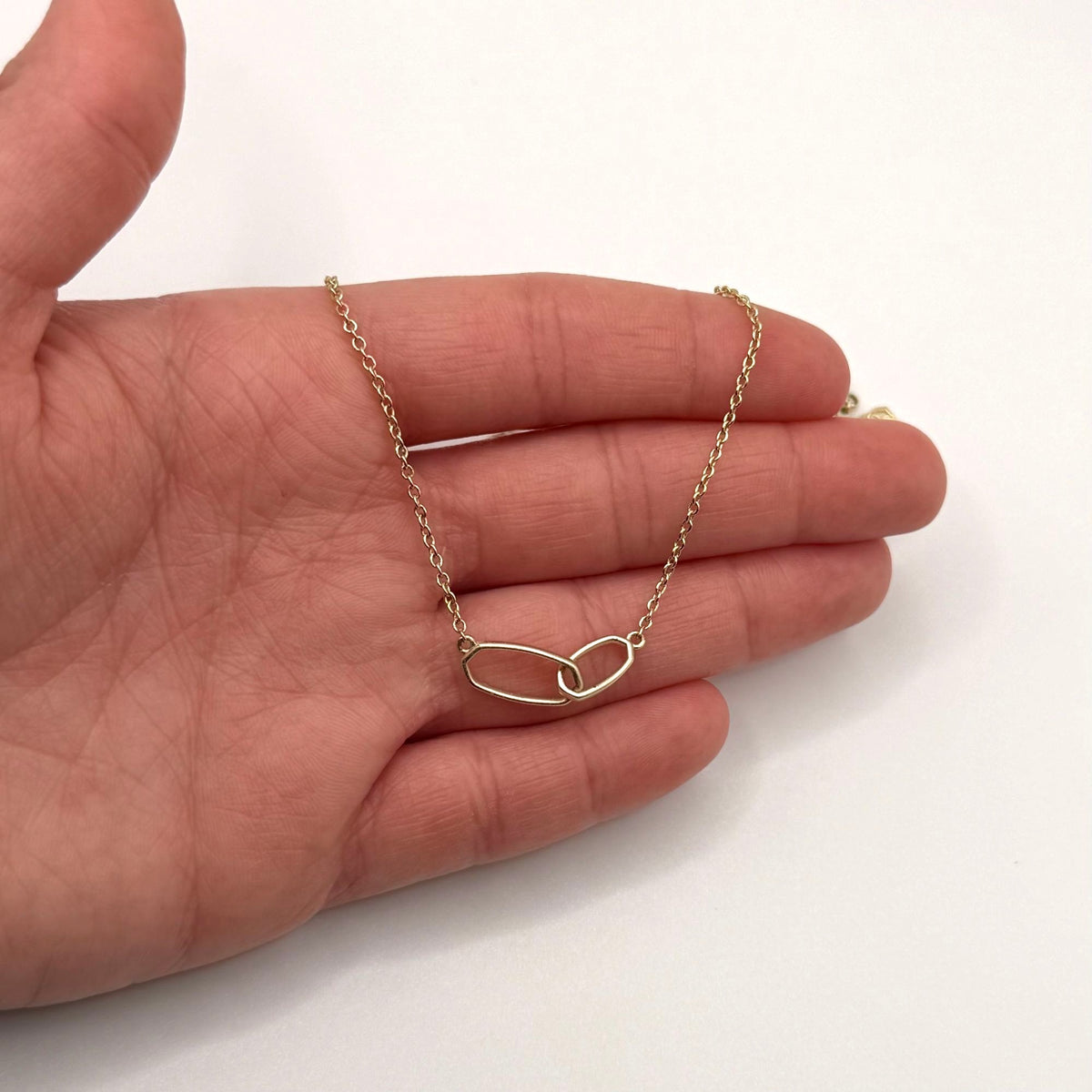 Kendra Scott Gold-Tone Necklace With Interlocking Oval Links