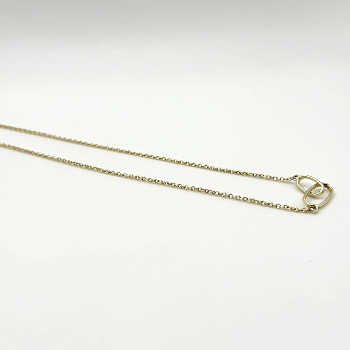 Kendra Scott Gold-Tone Necklace With Interlocking Oval Links