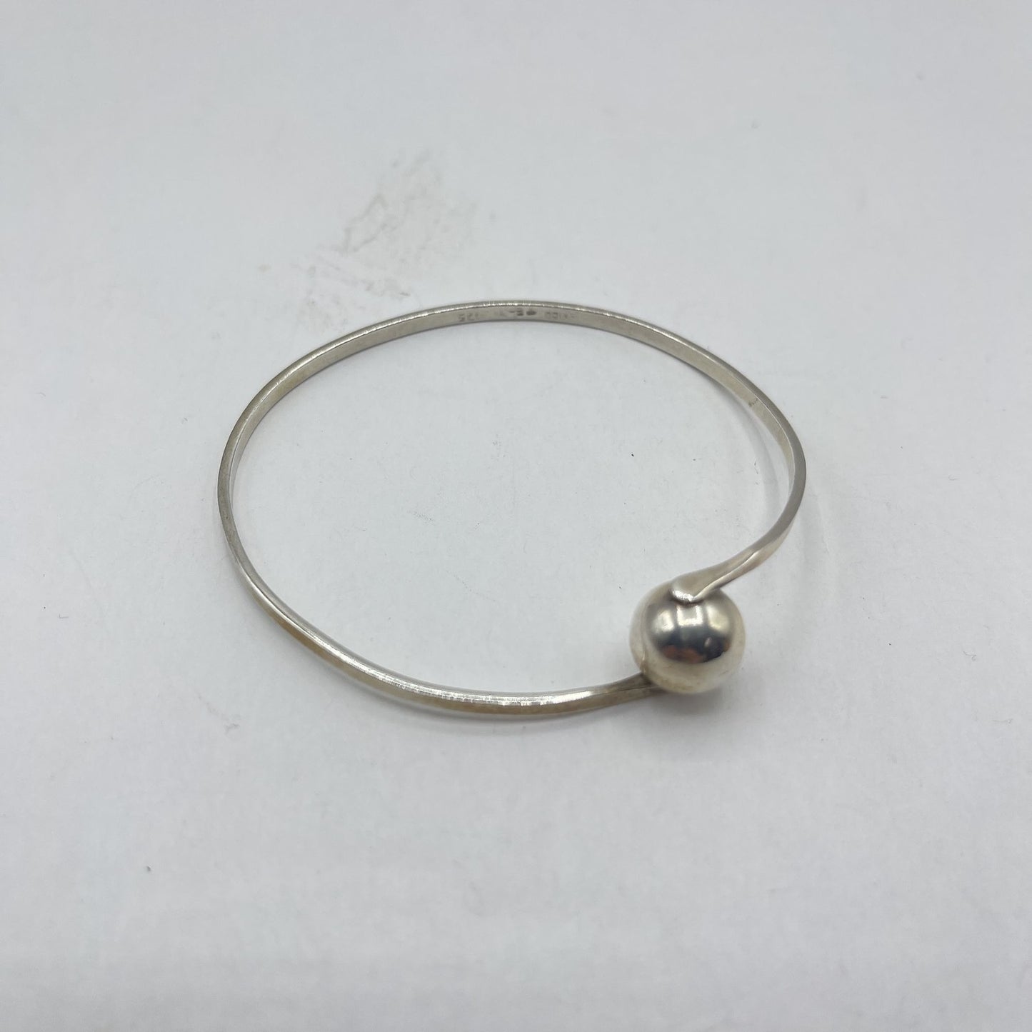 925 Sterling Silver Bangle Bracelet With Polished Sphere Accent