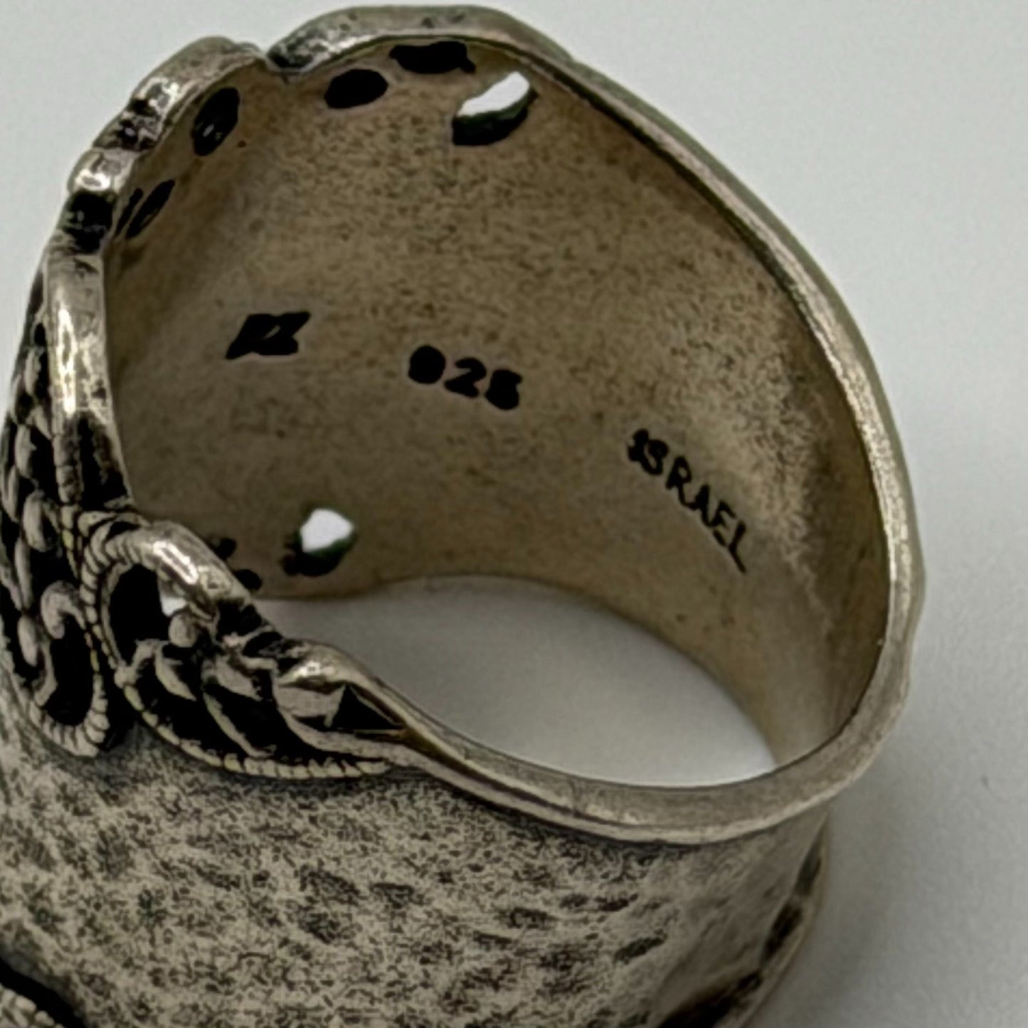 PZ PAZ Israel 925 Sterling Silver Hammered Scrollwork Cigar Band Ring Size 8.5